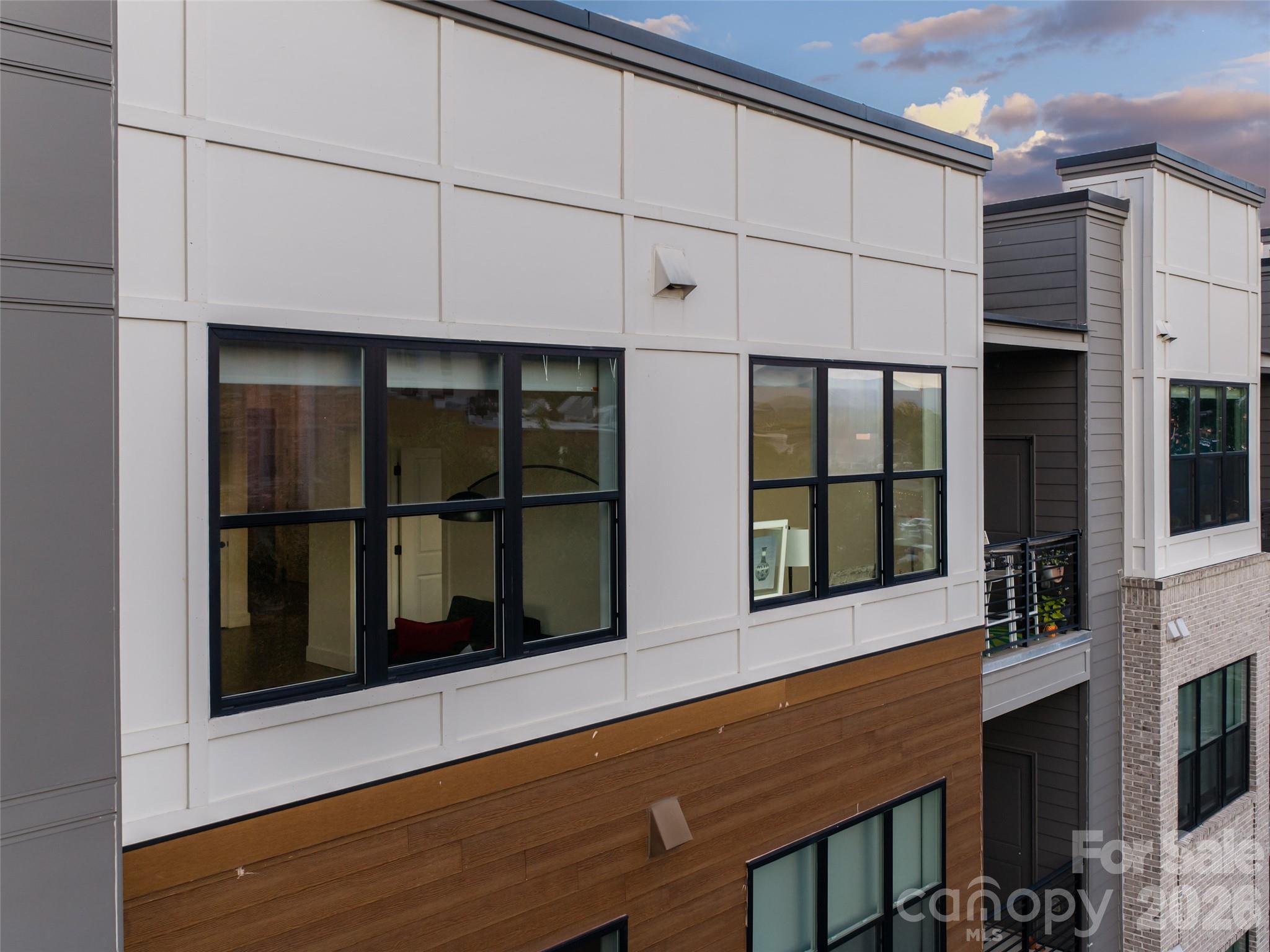 55 S Market Street Unit: 515