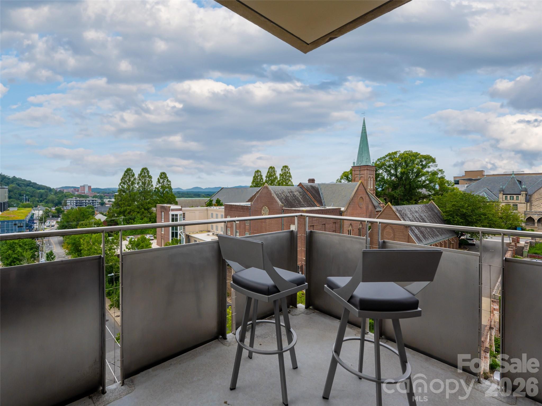 12 S Lexington Avenue Unit: 407