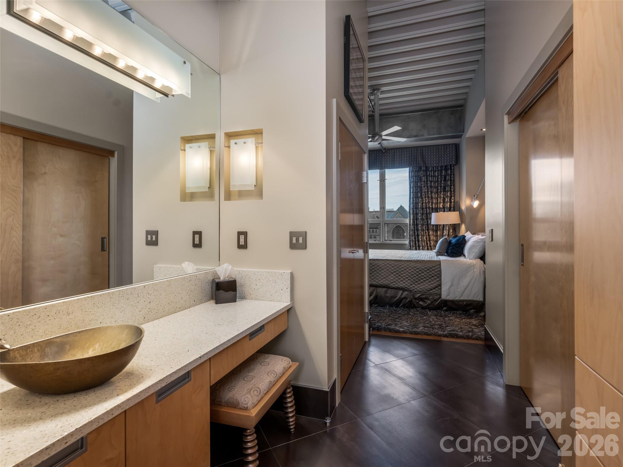 12 S Lexington Avenue Unit: 407