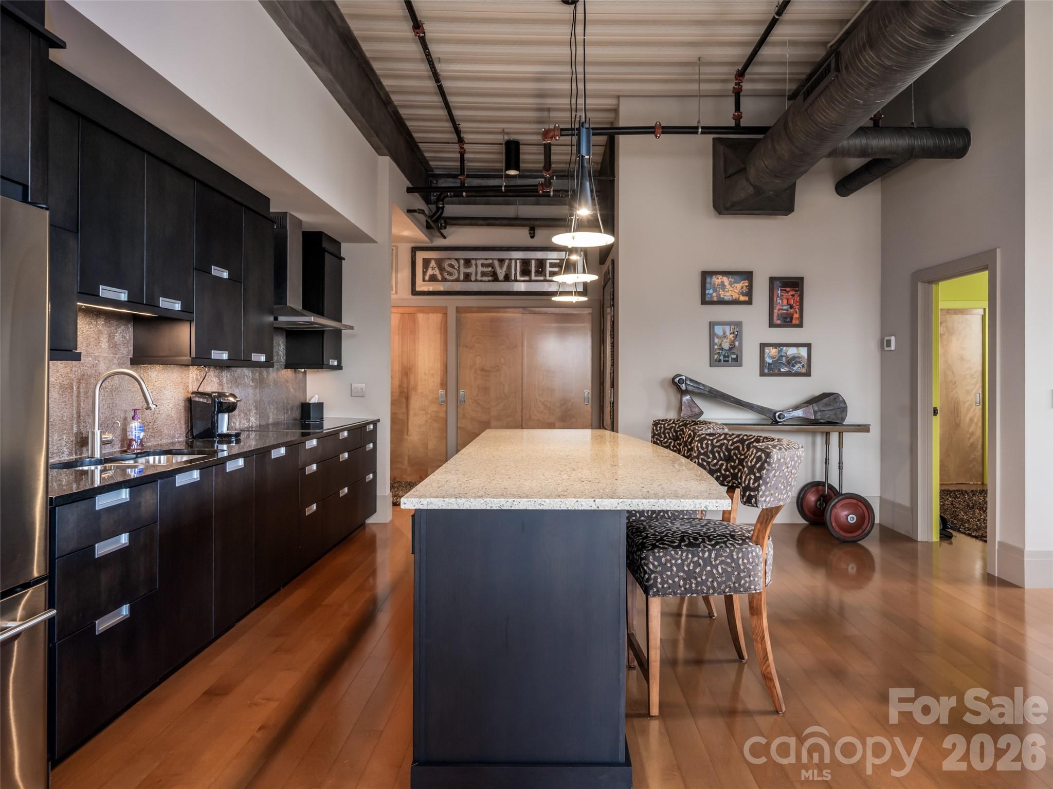 12 S Lexington Avenue Unit: 407