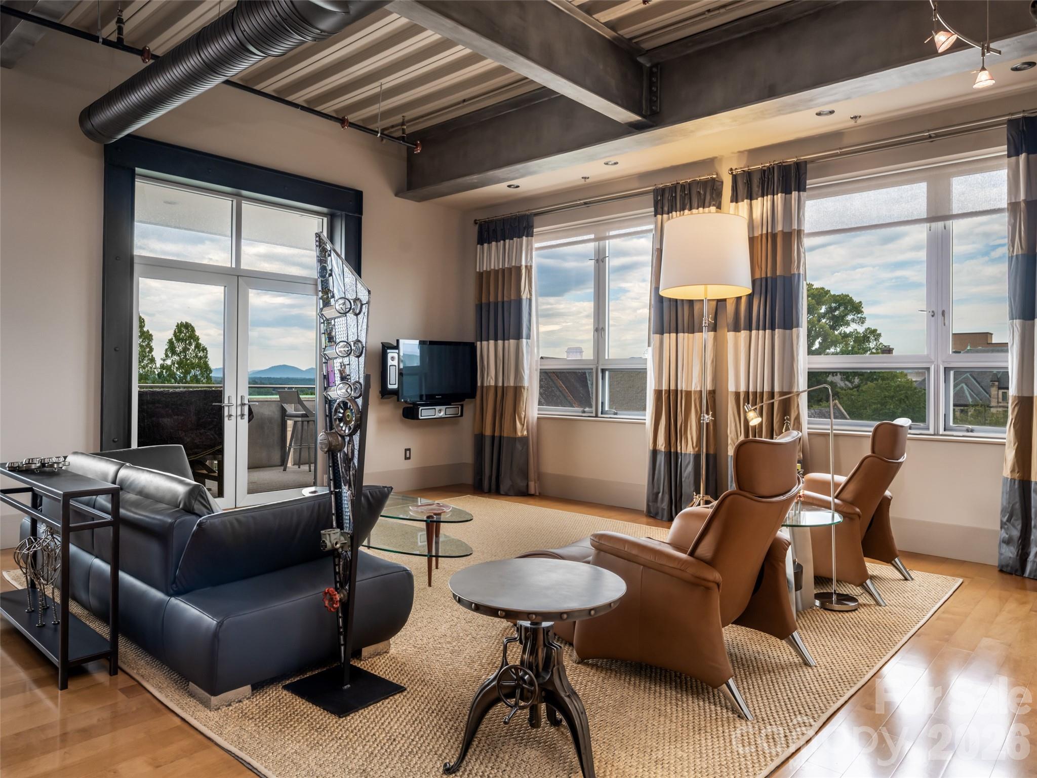 12 S Lexington Avenue Unit: 407
