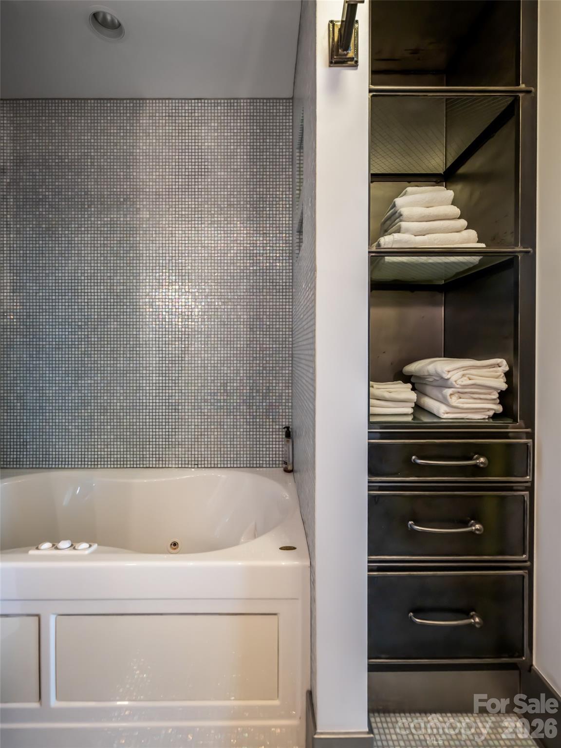 12 S Lexington Avenue Unit: 407