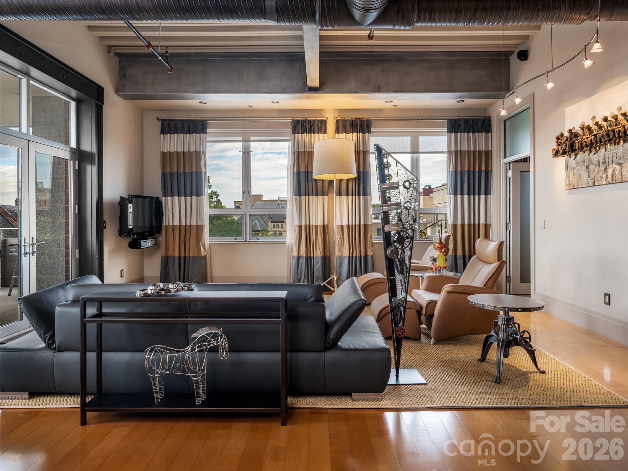 12 S Lexington Avenue Unit: 407