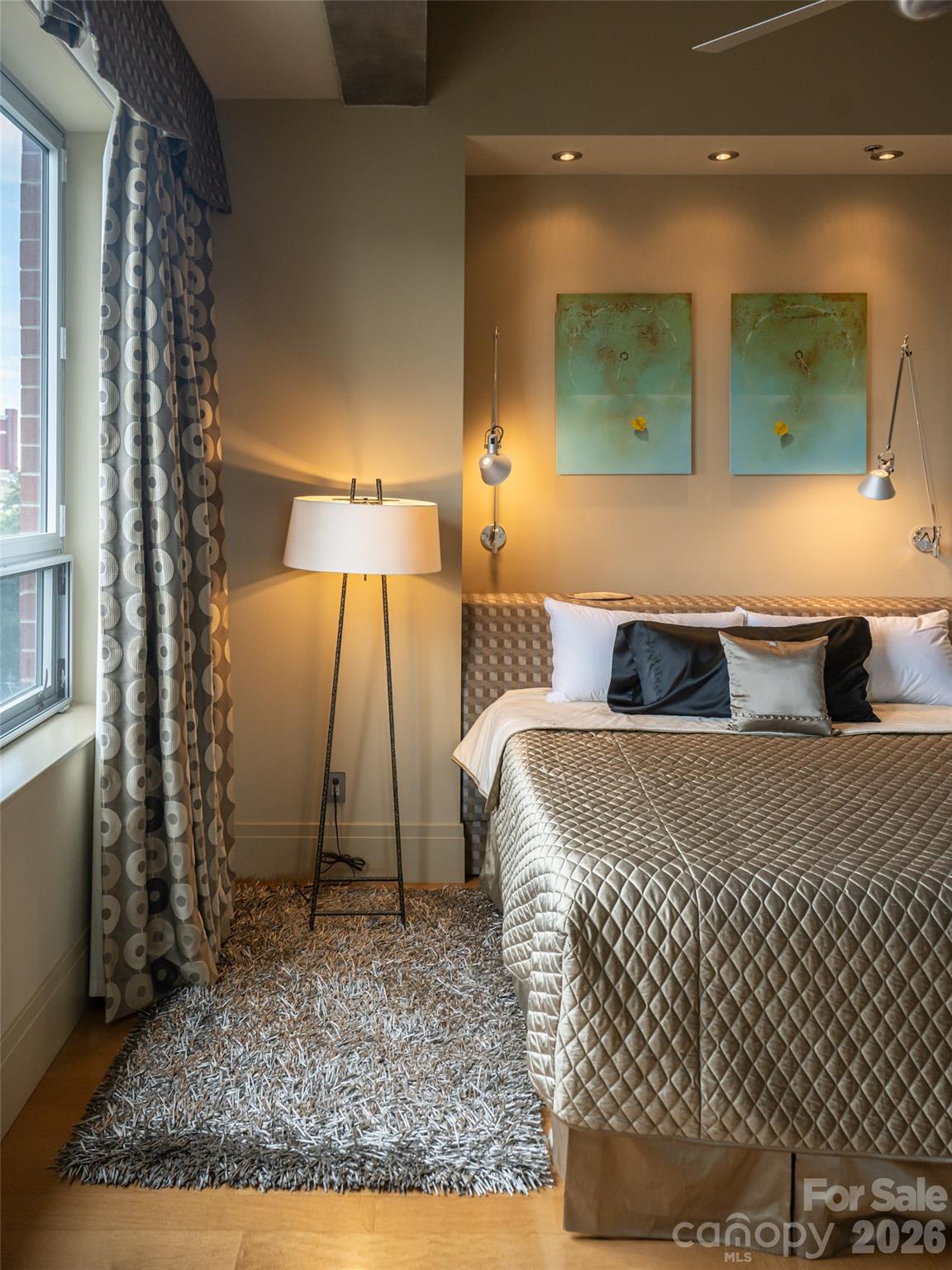 12 S Lexington Avenue Unit: 407