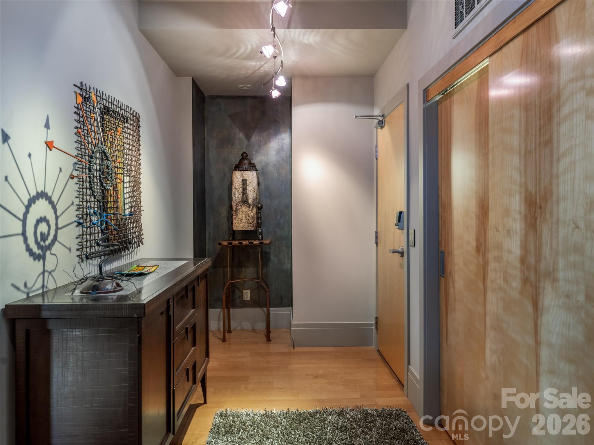 12 S Lexington Avenue Unit: 407