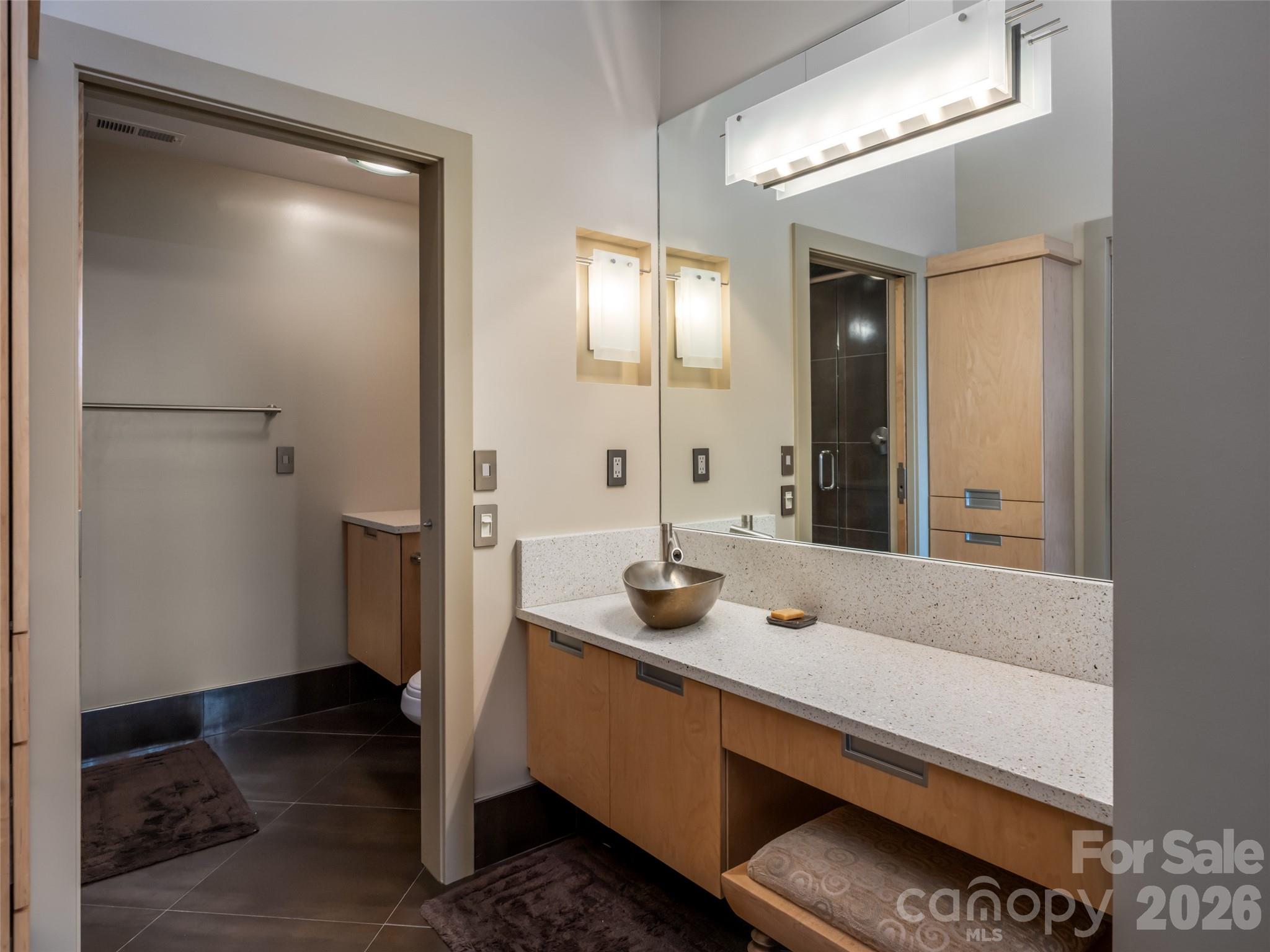 12 S Lexington Avenue Unit: 407