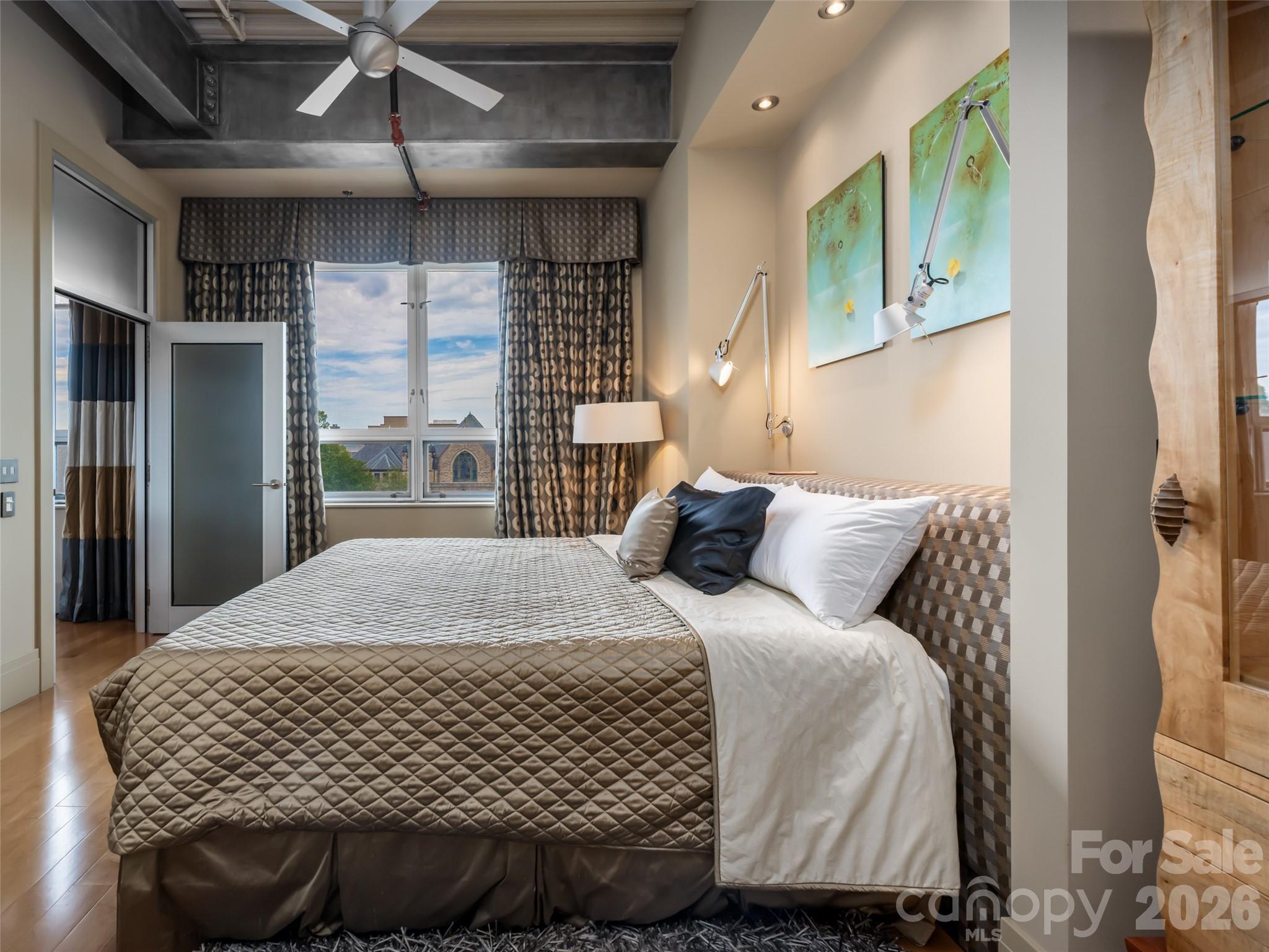 12 S Lexington Avenue Unit: 407