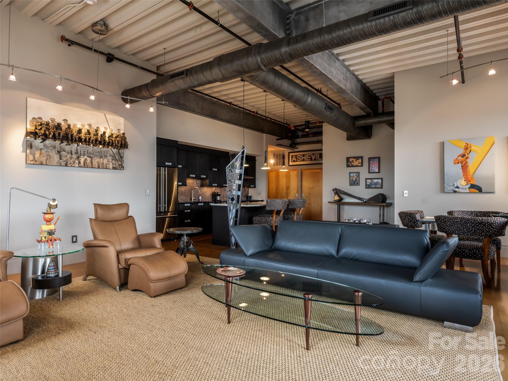 12 S Lexington Avenue Unit: 407
