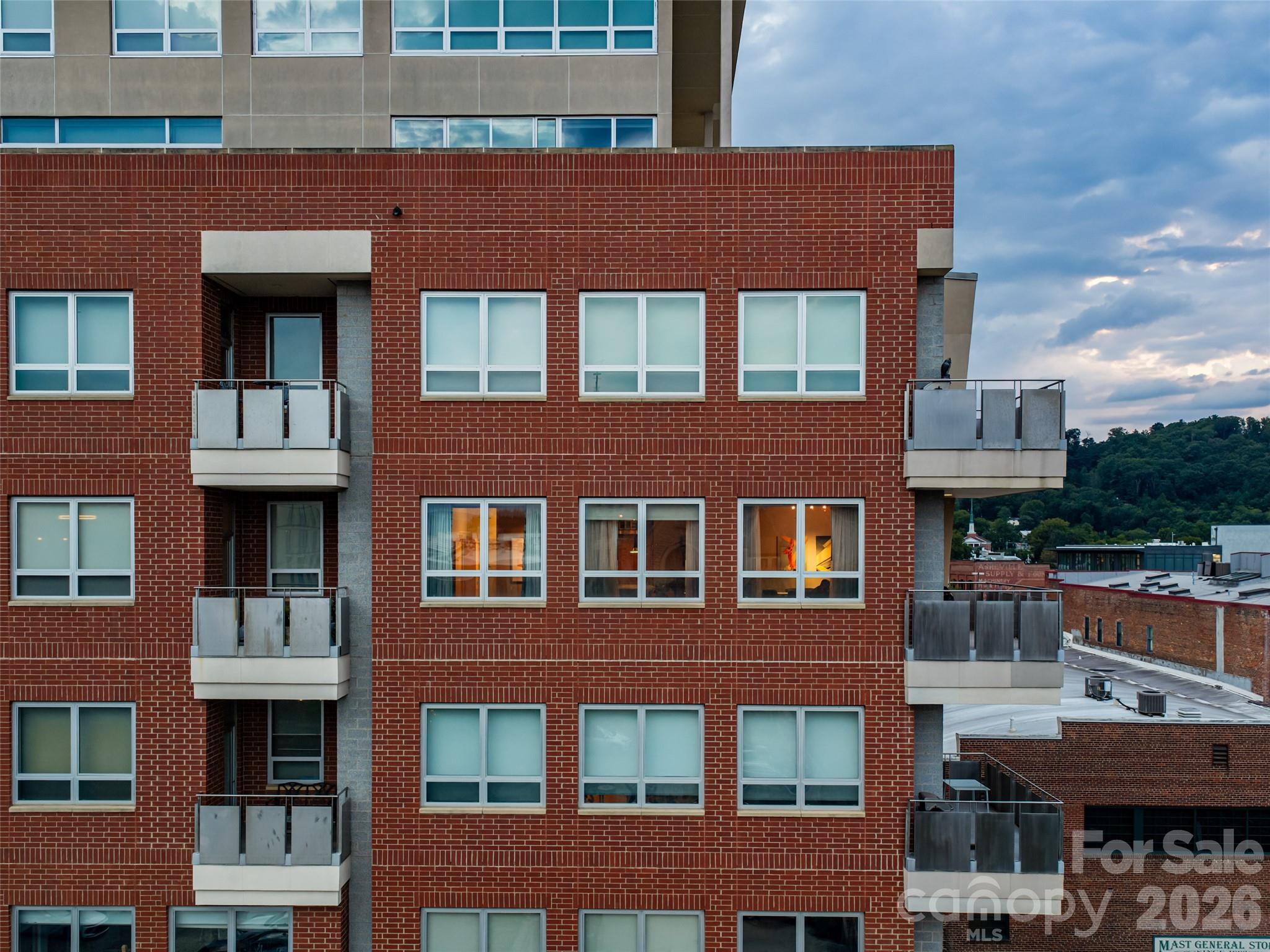 12 S Lexington Avenue Unit: 407