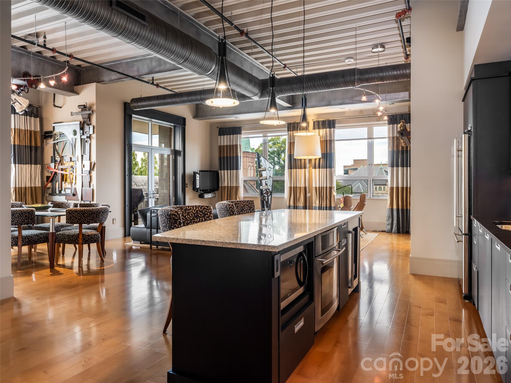 12 S Lexington Avenue Unit: 407