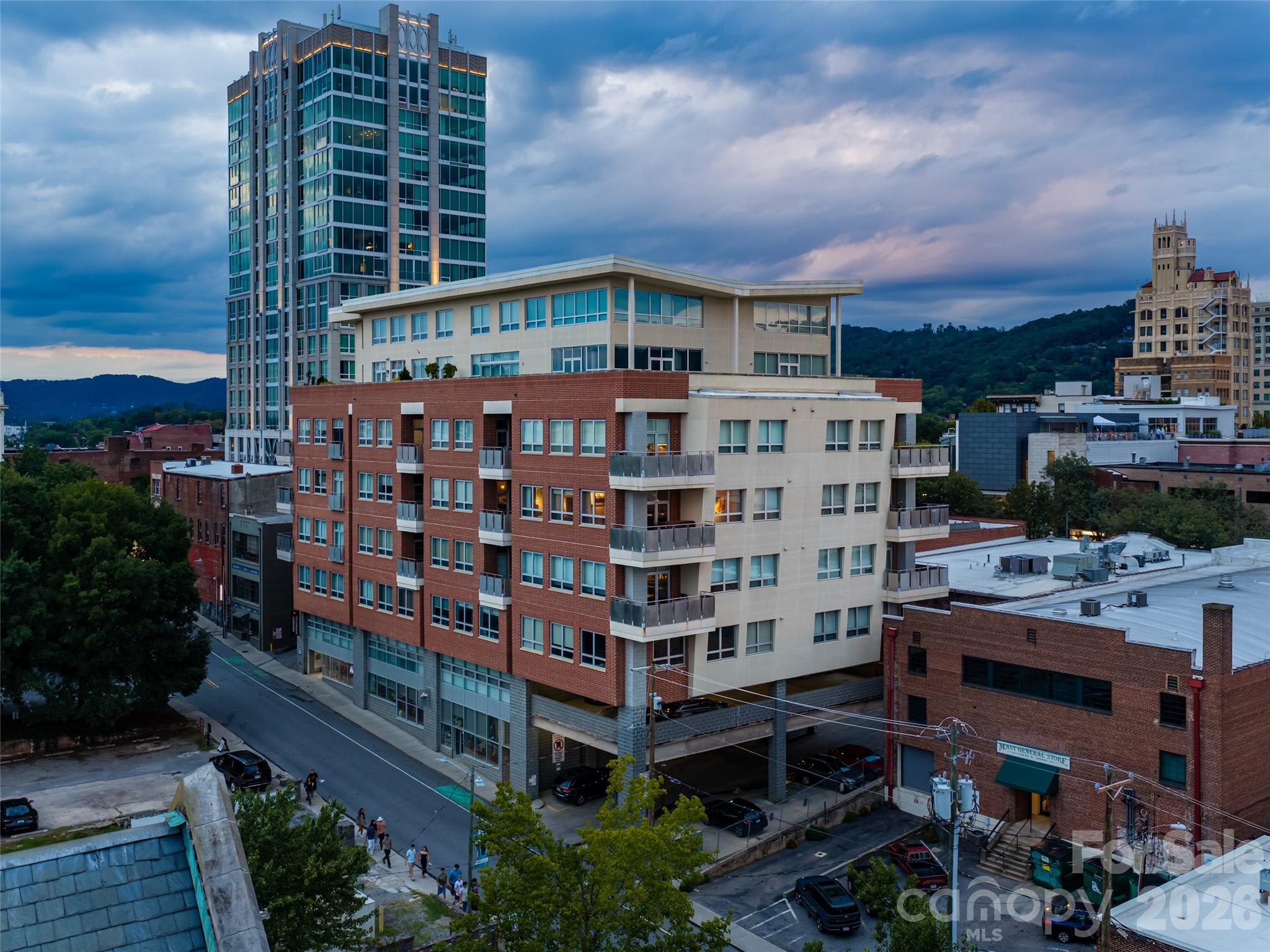 12 S Lexington Avenue Unit: 407
