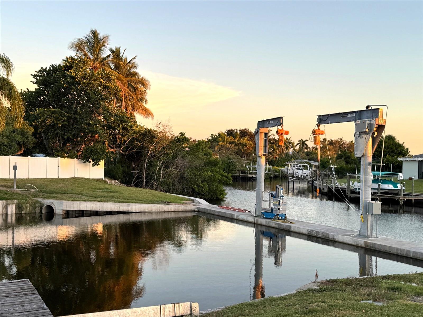 5011 MANGROVE POINT RD