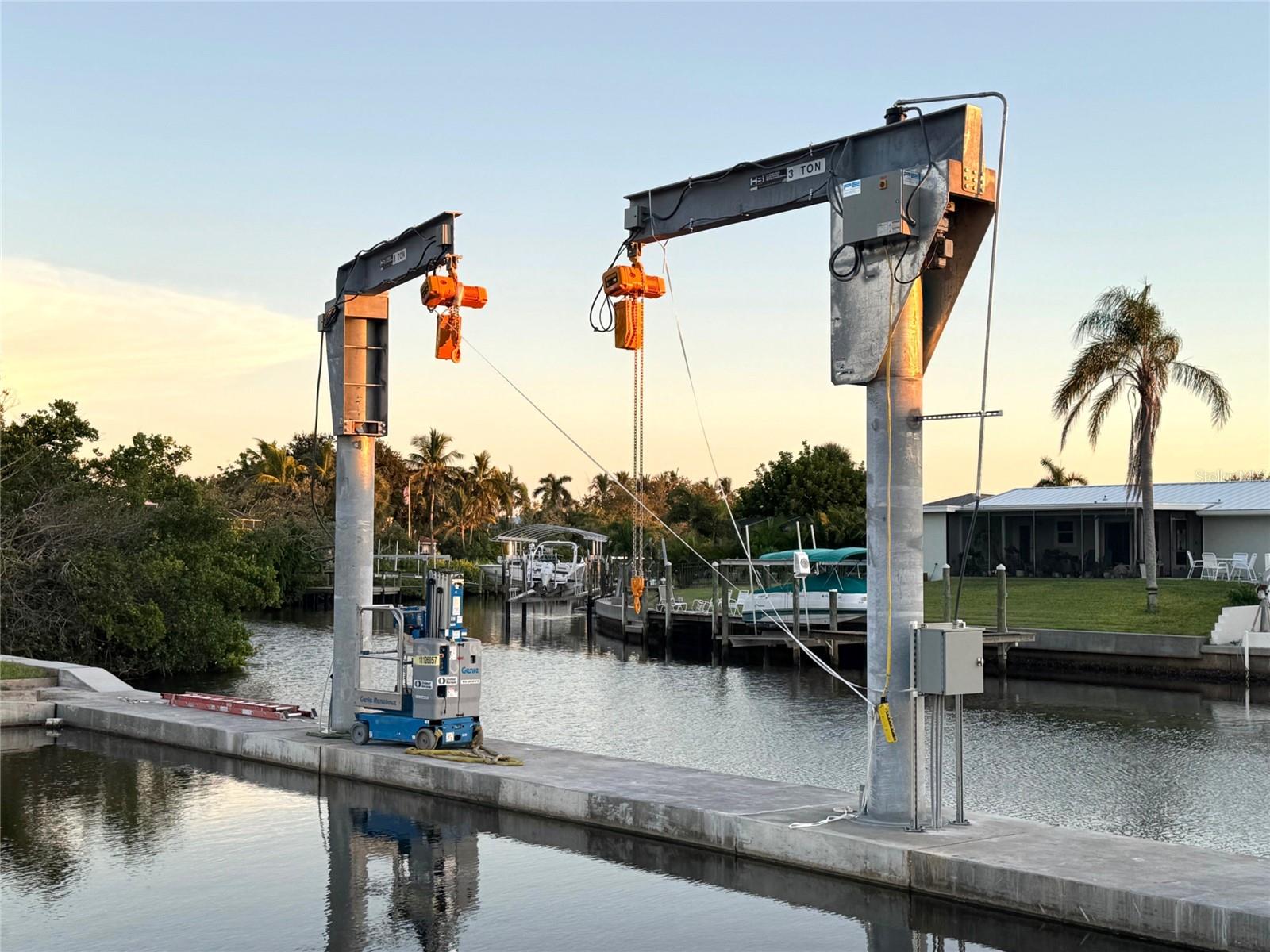 5011 MANGROVE POINT RD