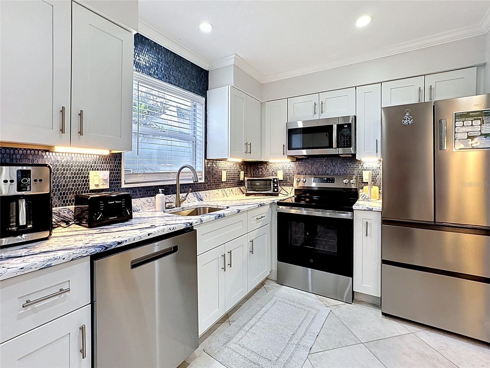 120 52ND ST