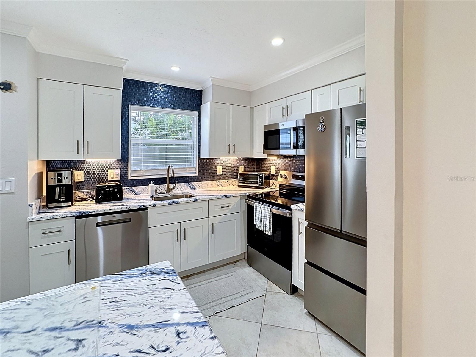 120 52ND ST