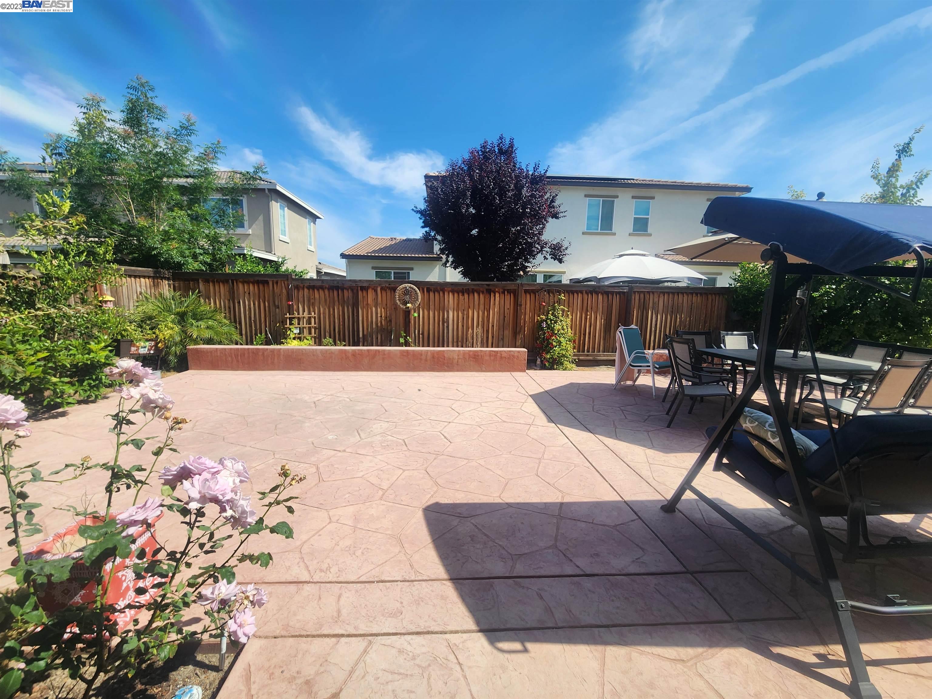 305 Hampstead Dr