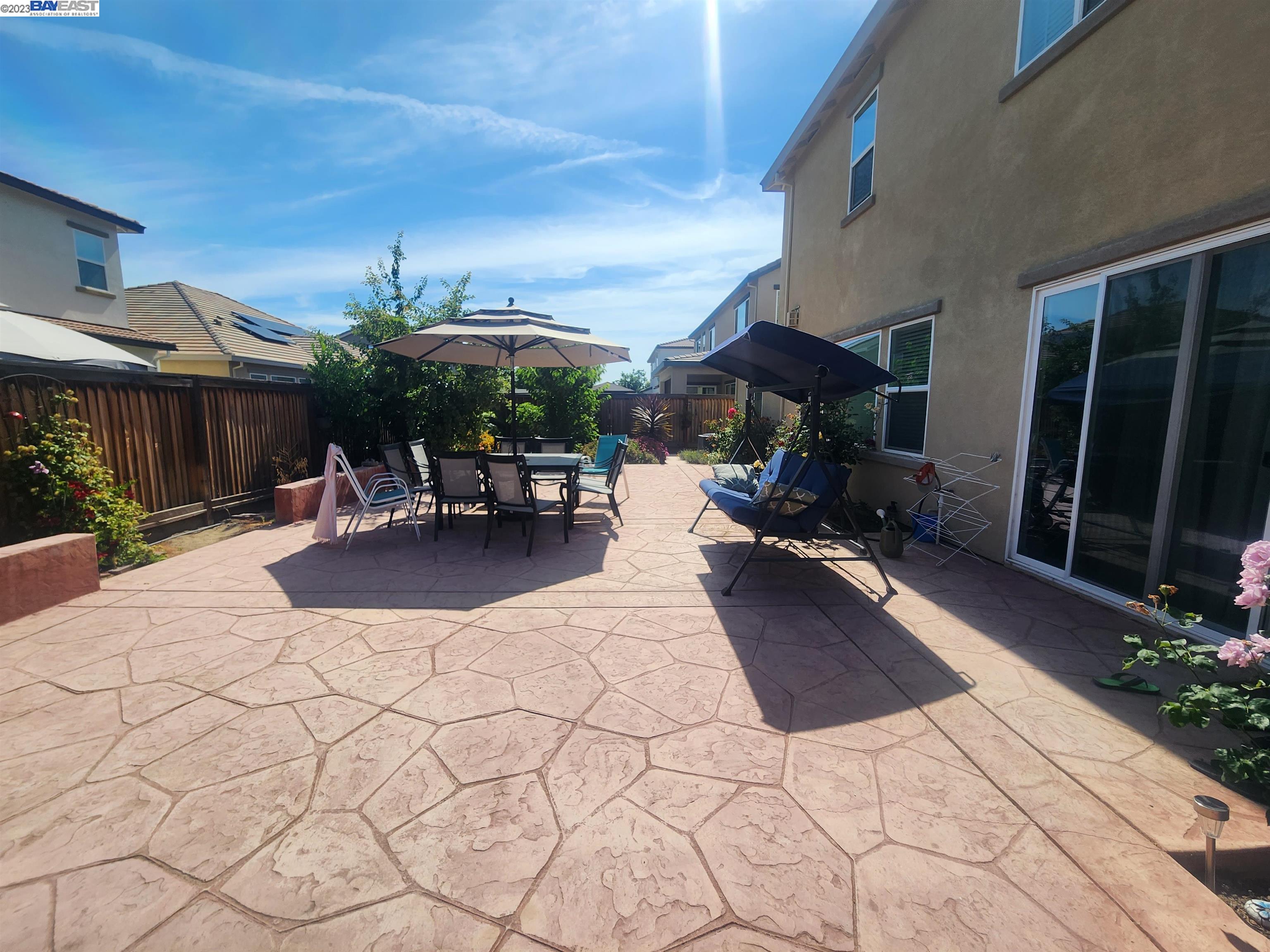305 Hampstead Dr