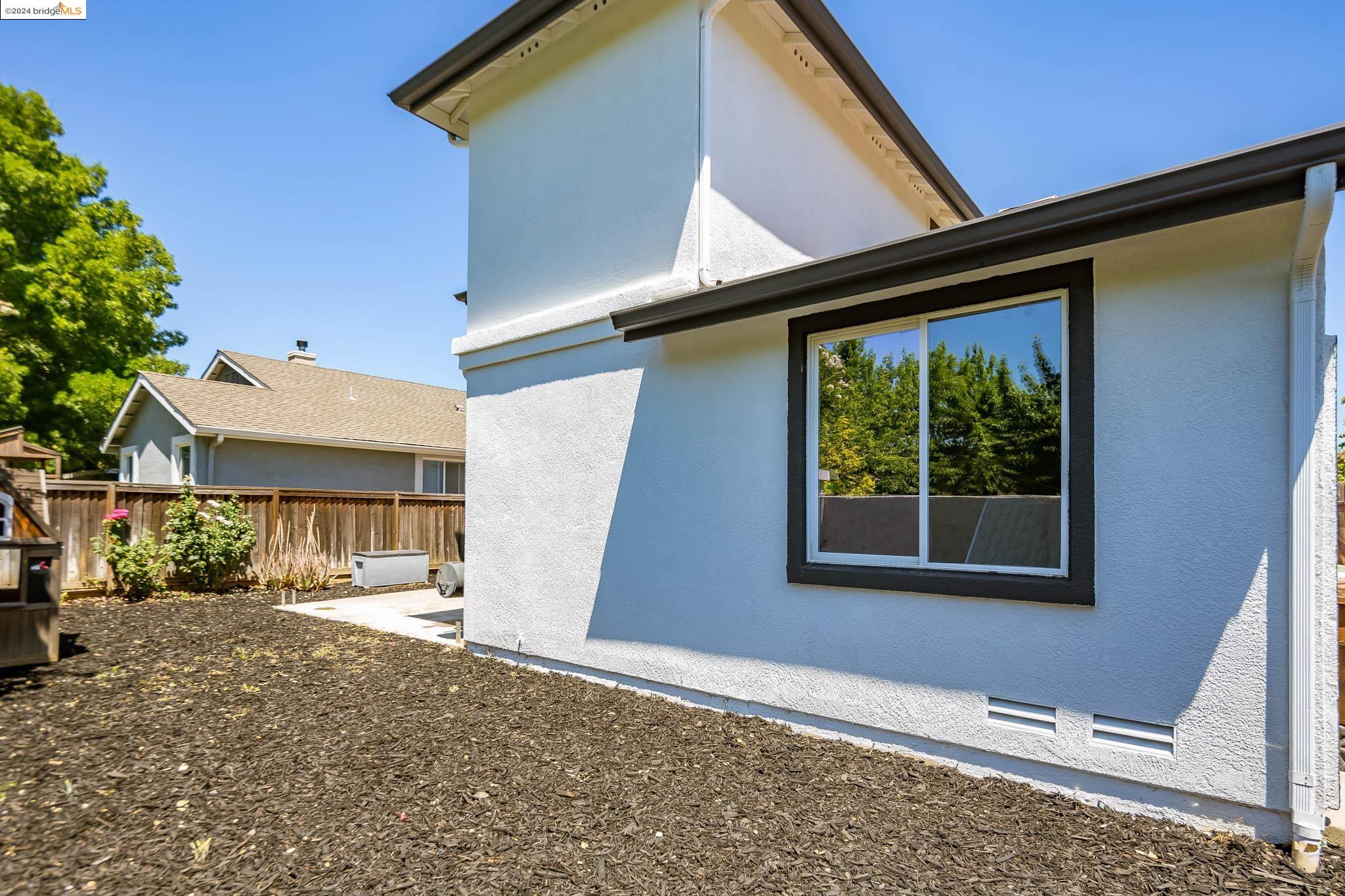 712 Crocket Dr