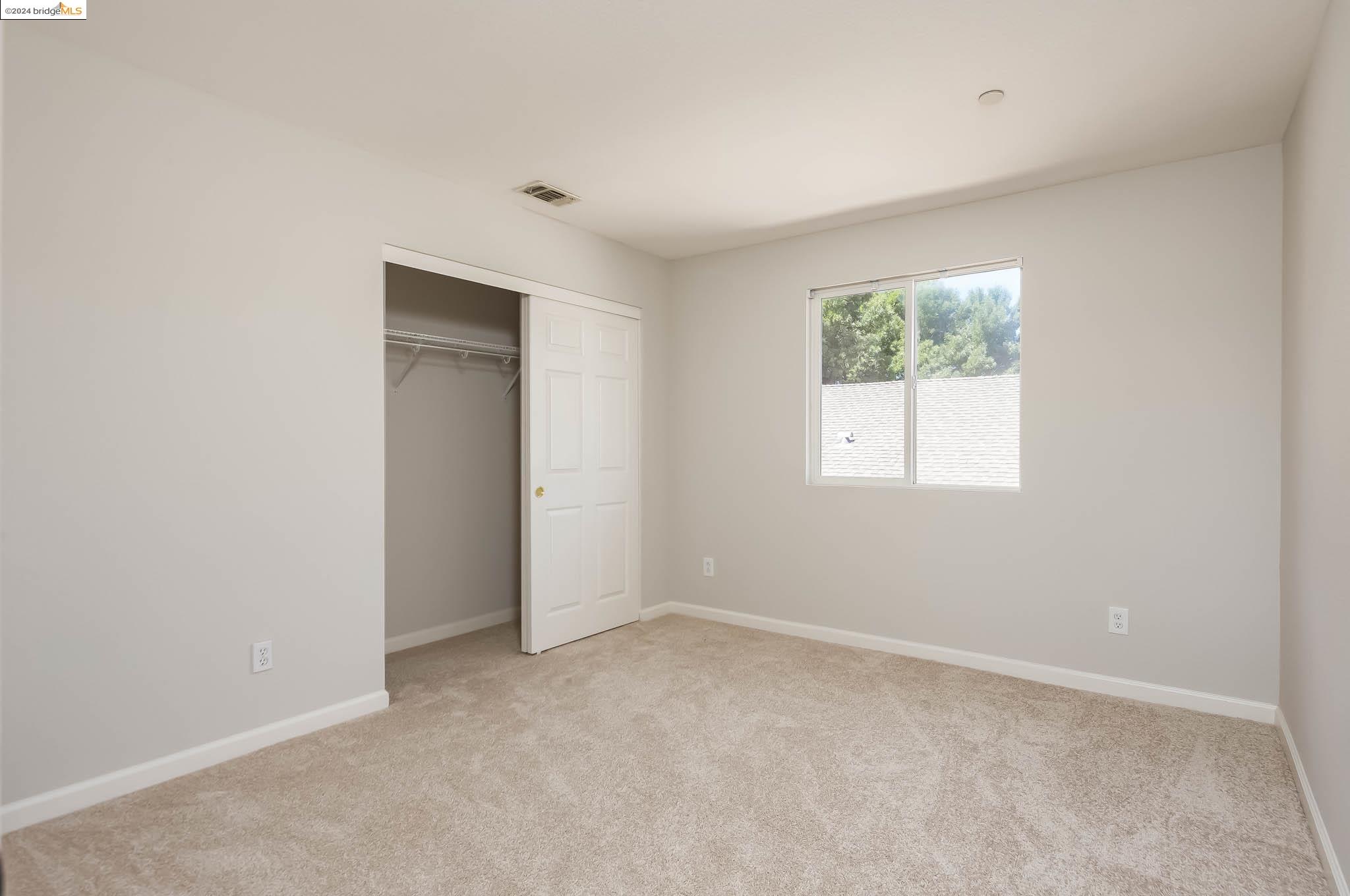 712 Crocket Dr