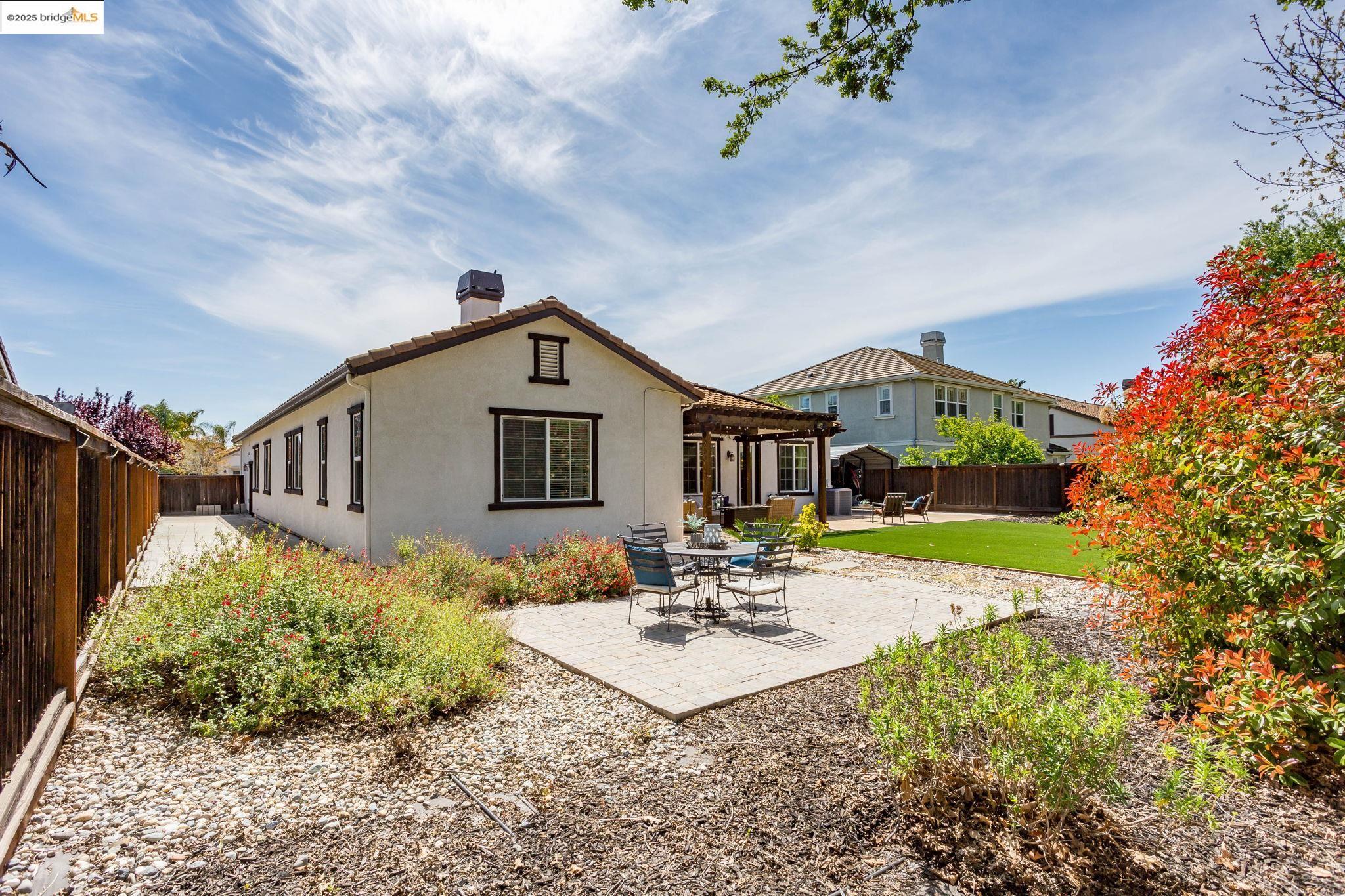 1186 Holsapple Way