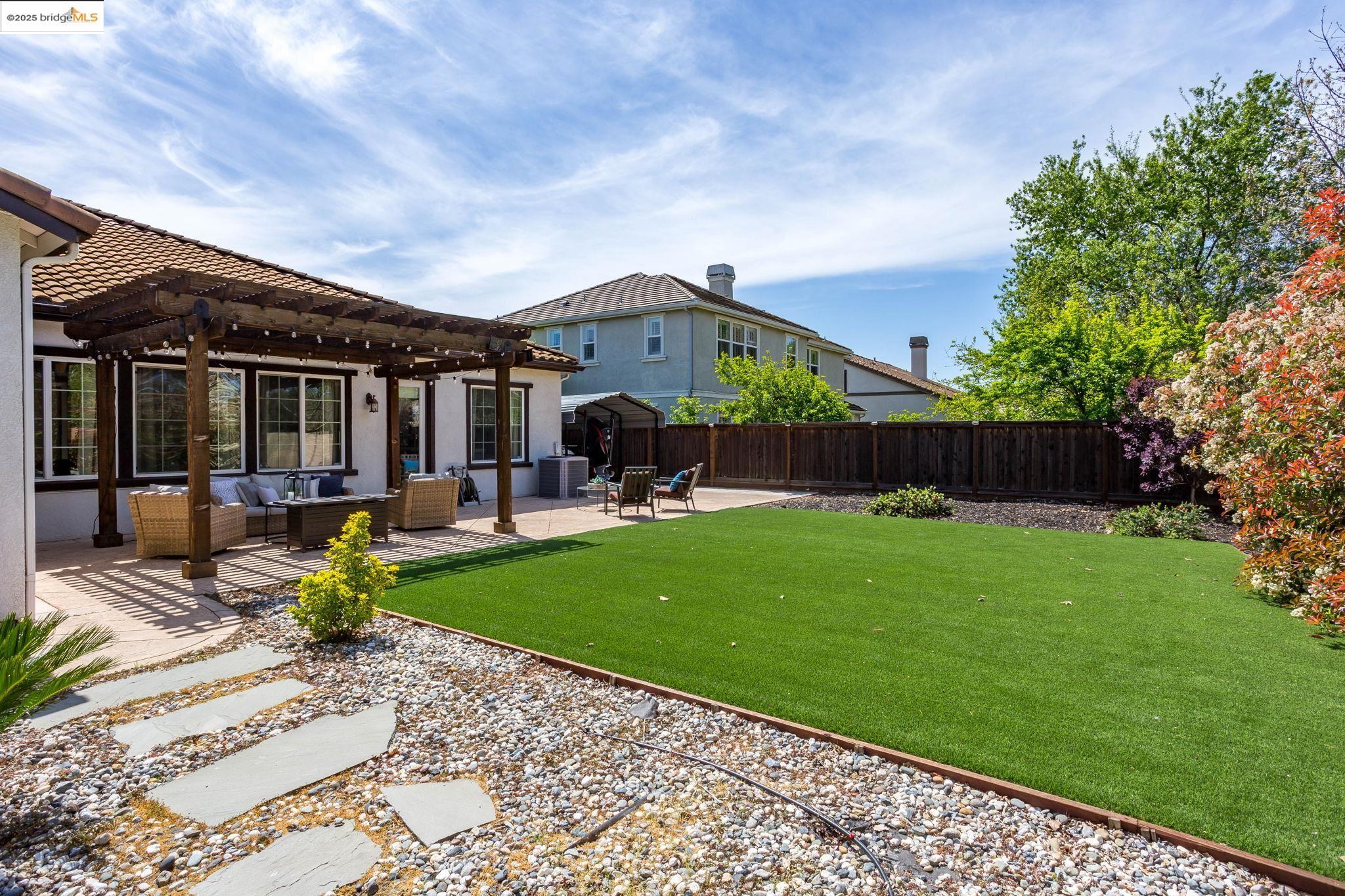 1186 Holsapple Way