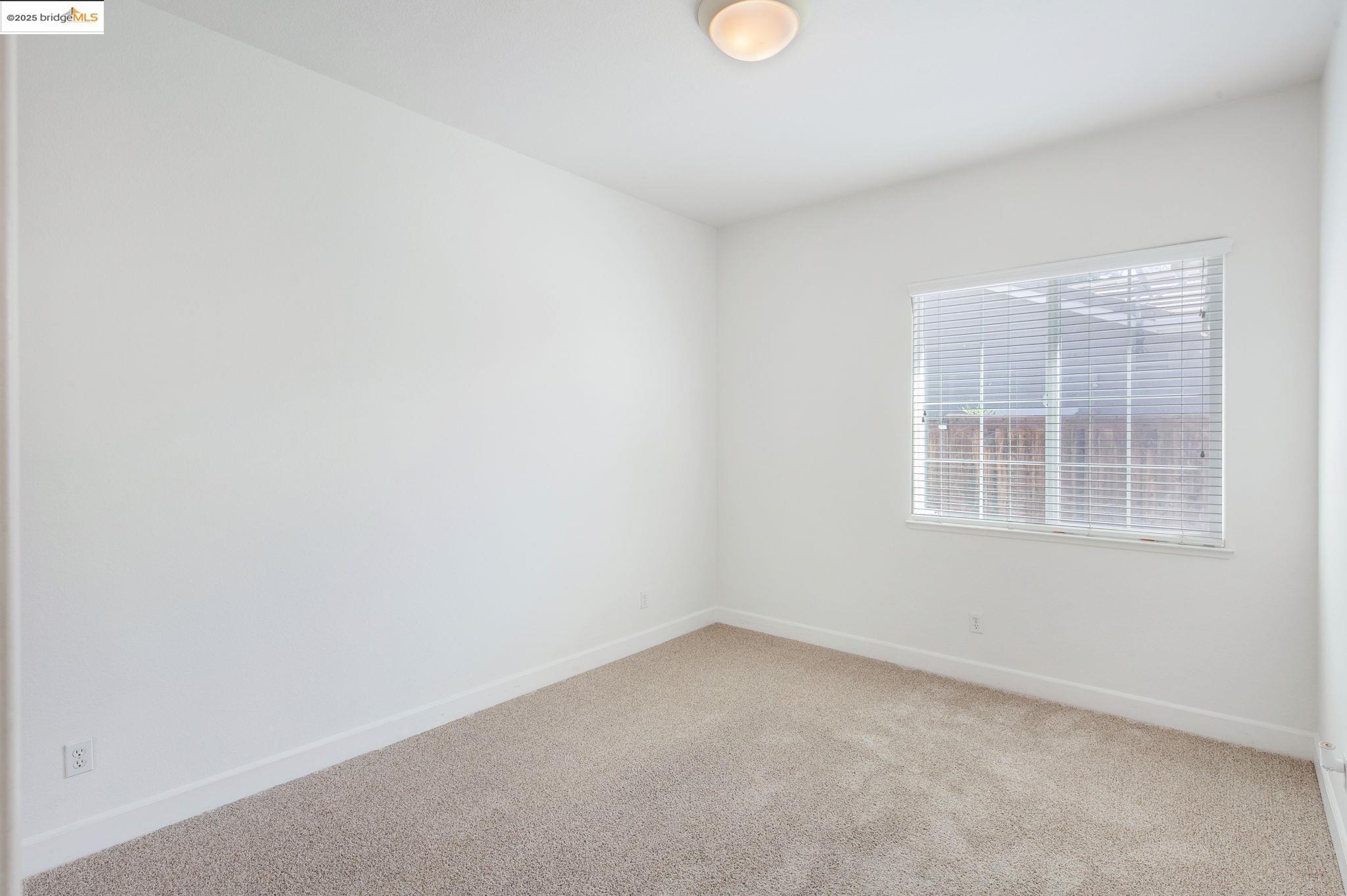 1186 Holsapple Way