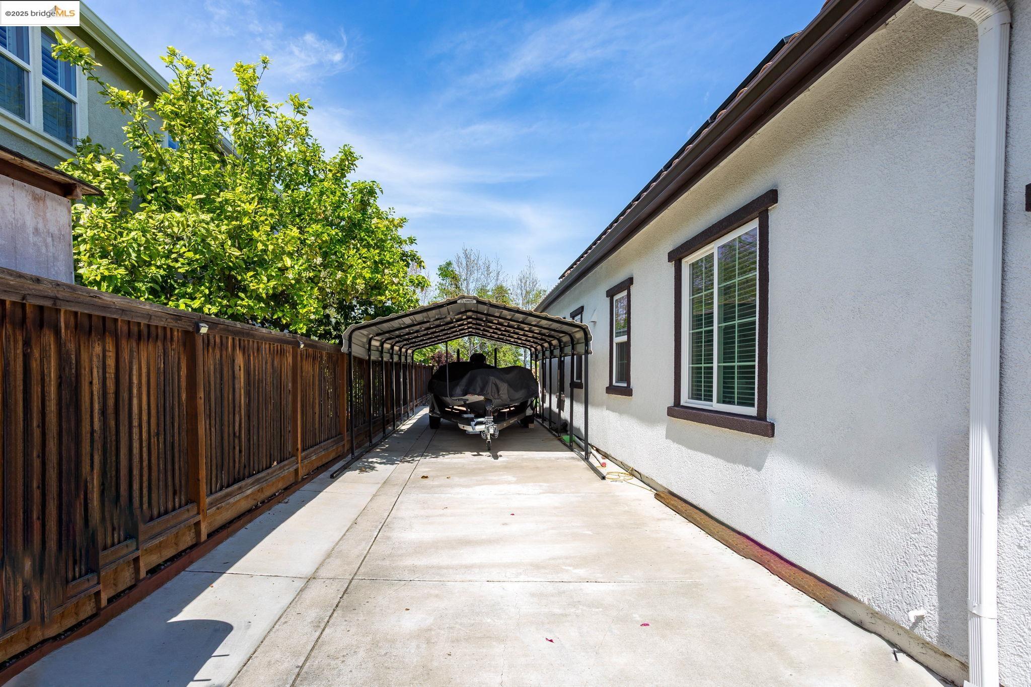 1186 Holsapple Way