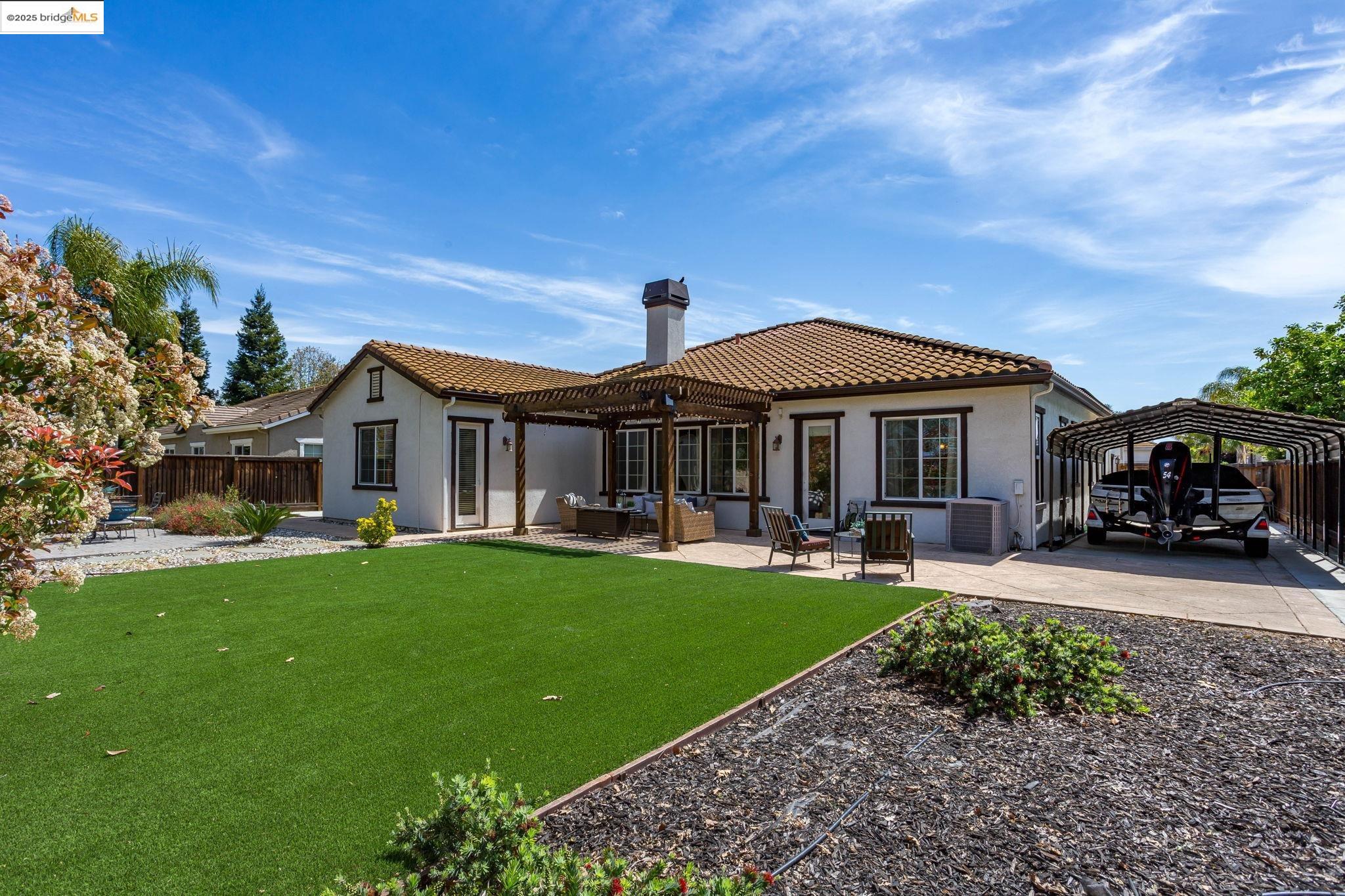1186 Holsapple Way