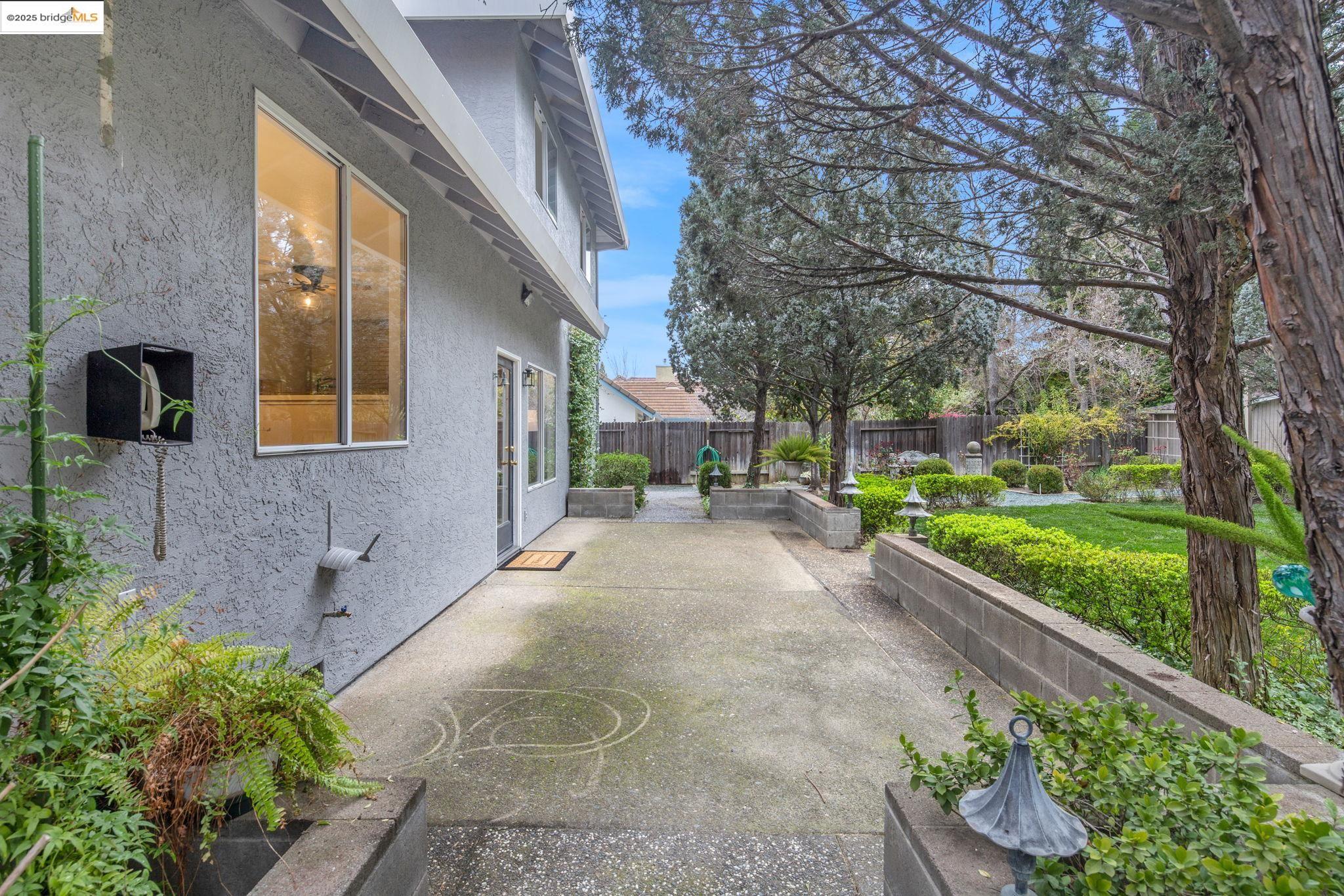 1307 Meadowvista Way