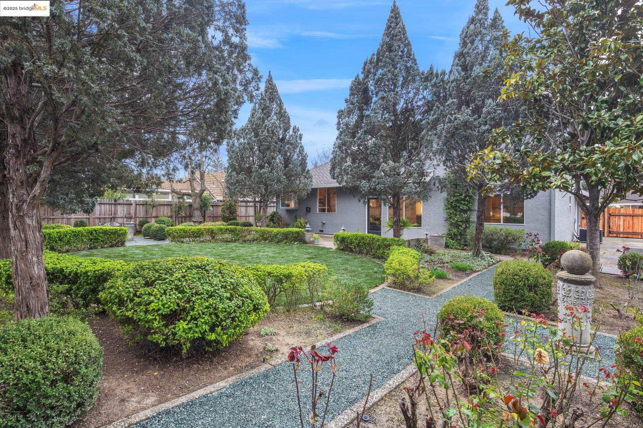 1307 Meadowvista Way