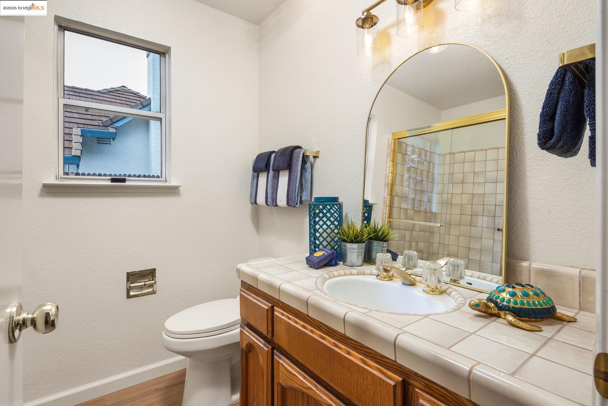 1307 Meadowvista Way