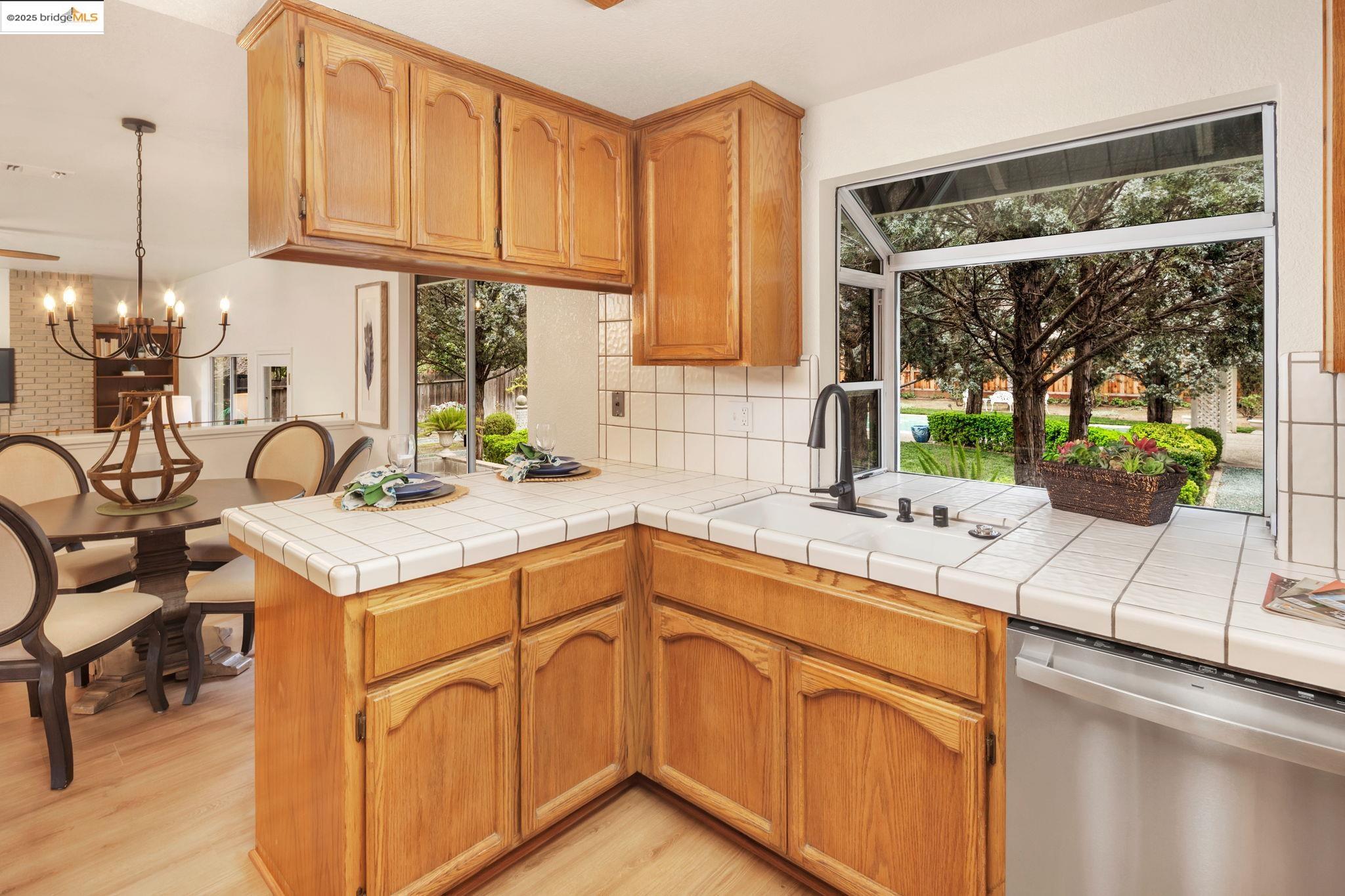 1307 Meadowvista Way