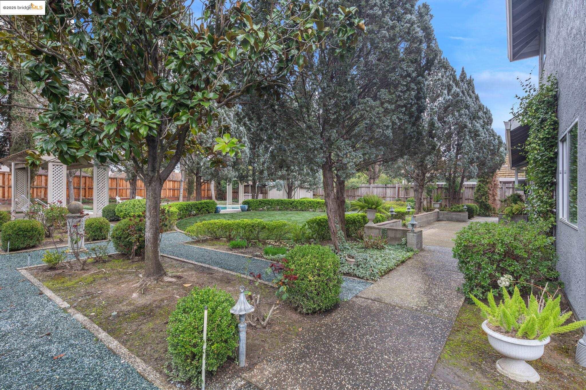 1307 Meadowvista Way