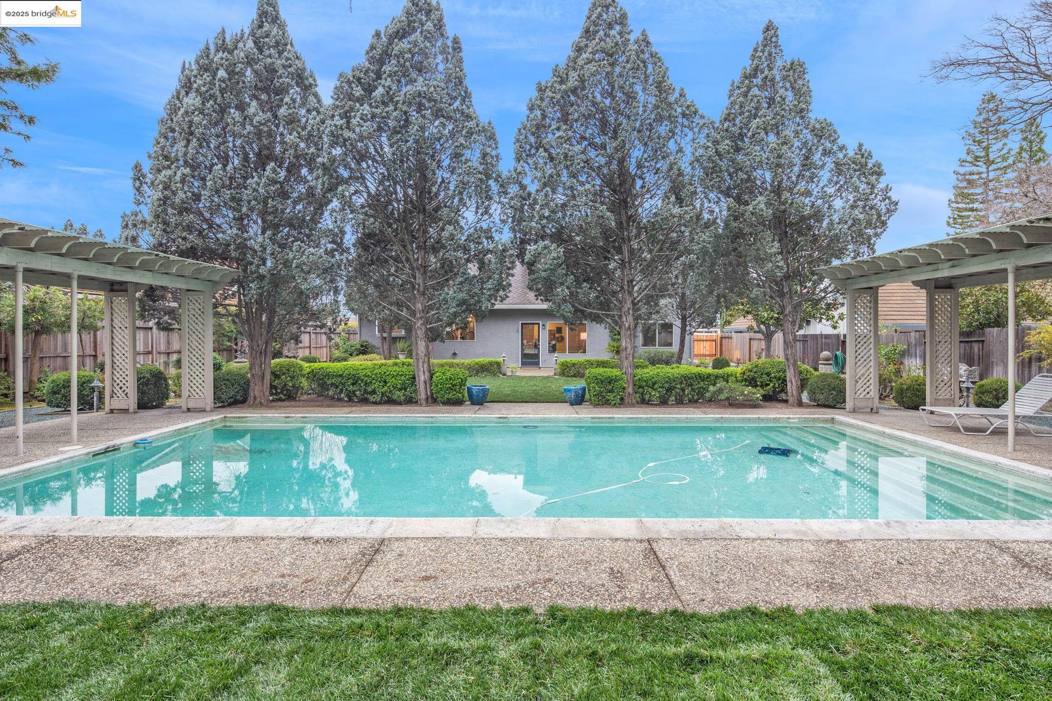 1307 Meadowvista Way
