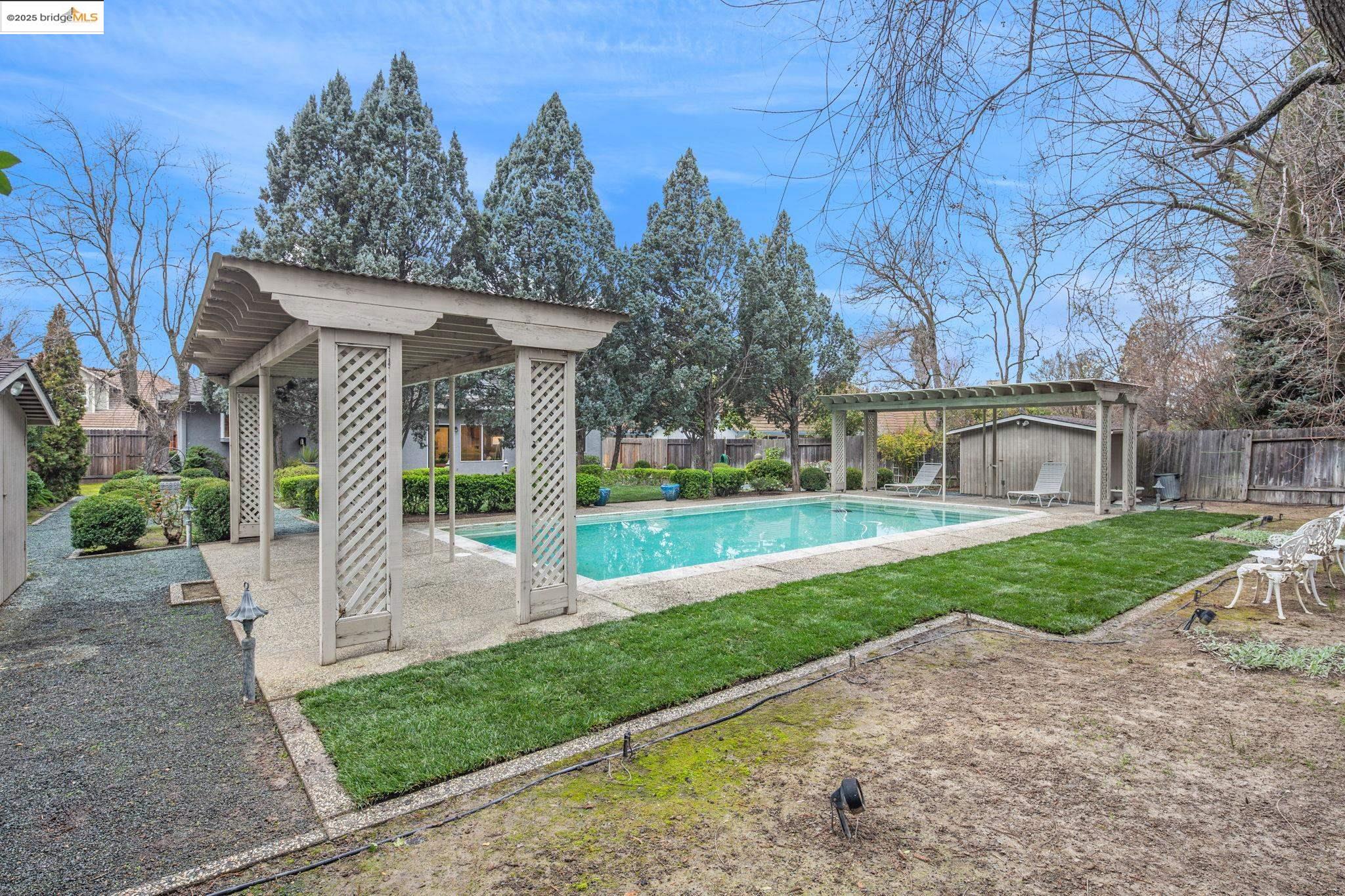 1307 Meadowvista Way