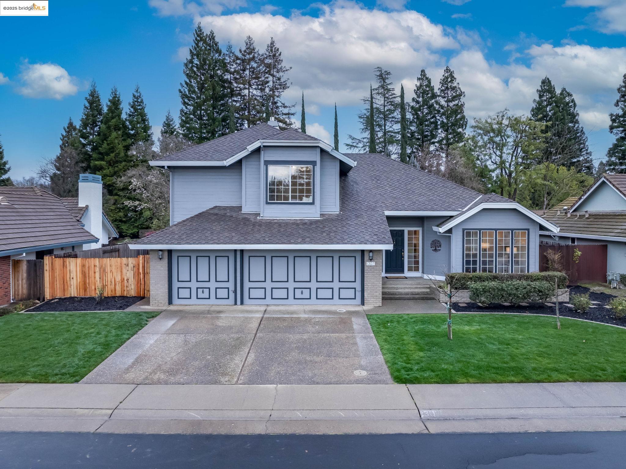 1307 Meadowvista Way