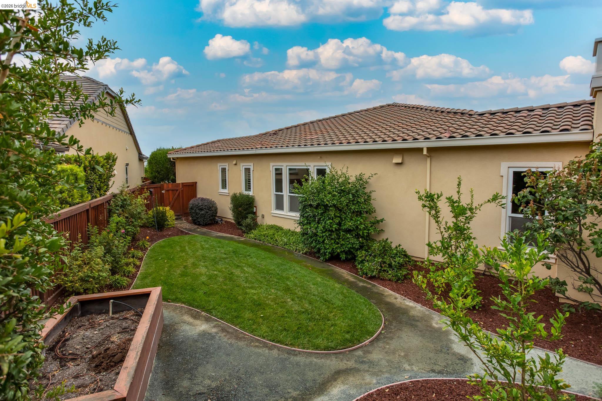 1770 Merlot Cir