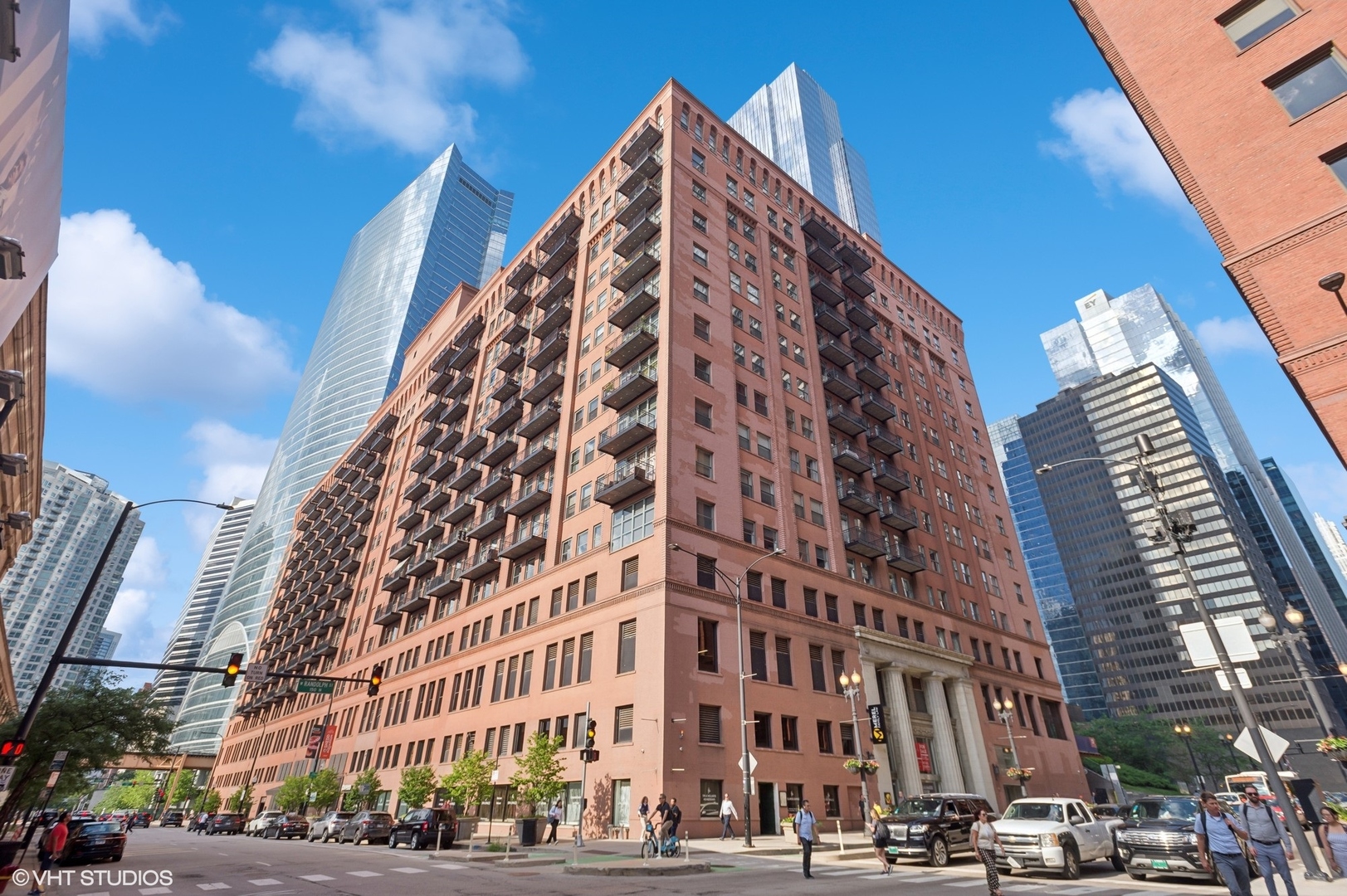 165 N Canal Street Unit: 1007