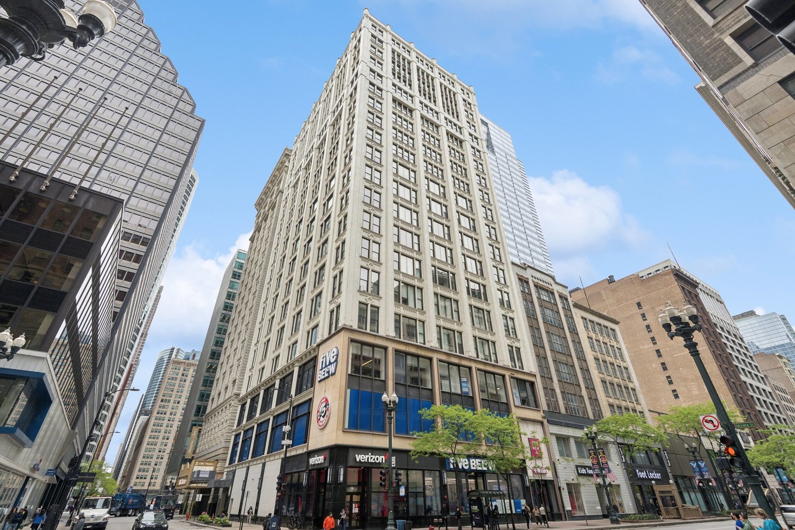 8 W MONROE Street Unit: 1209