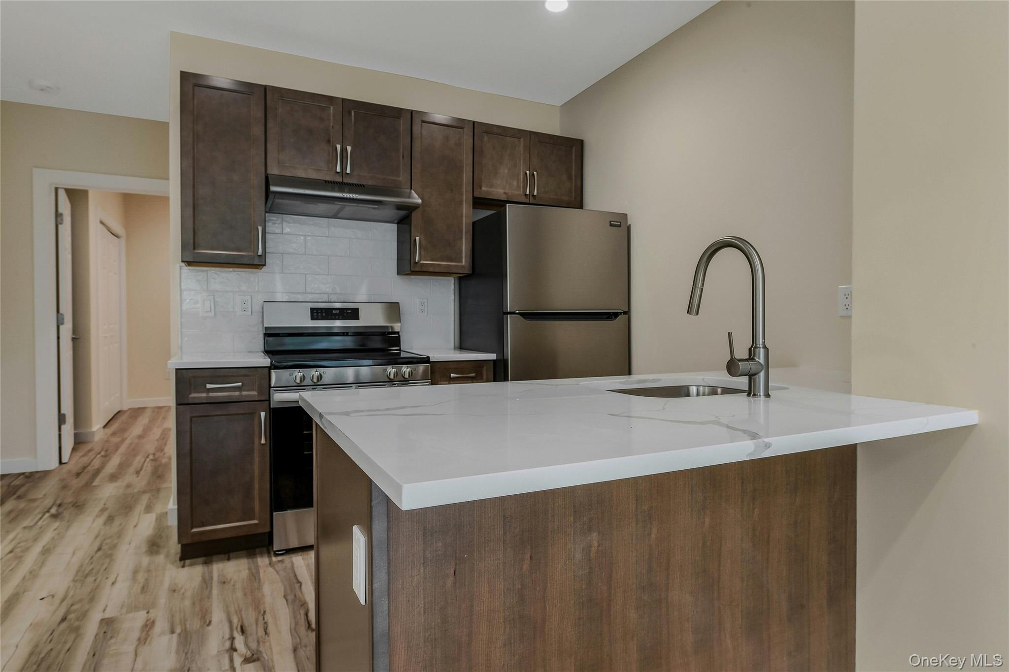 400 A New York Avenue Unit: 2