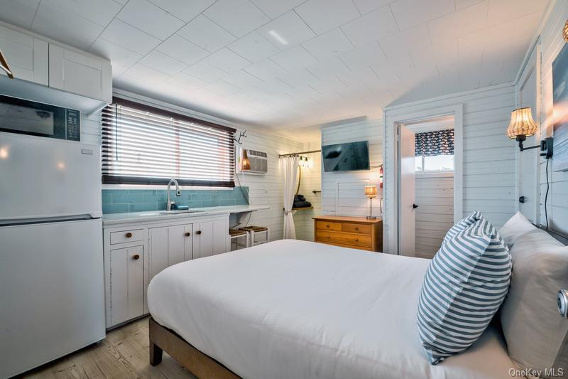 78 Bayview Avenue Unit: 21 & 22