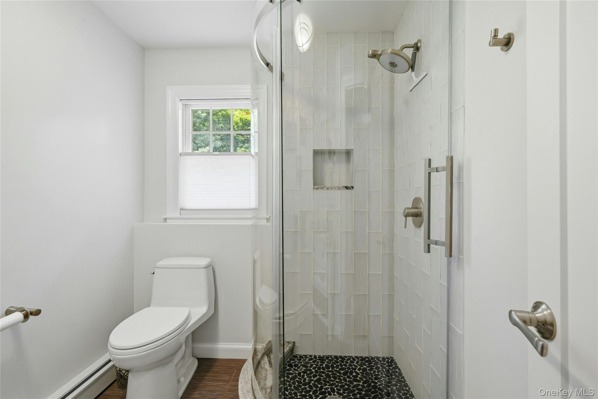 475 Alois Lane