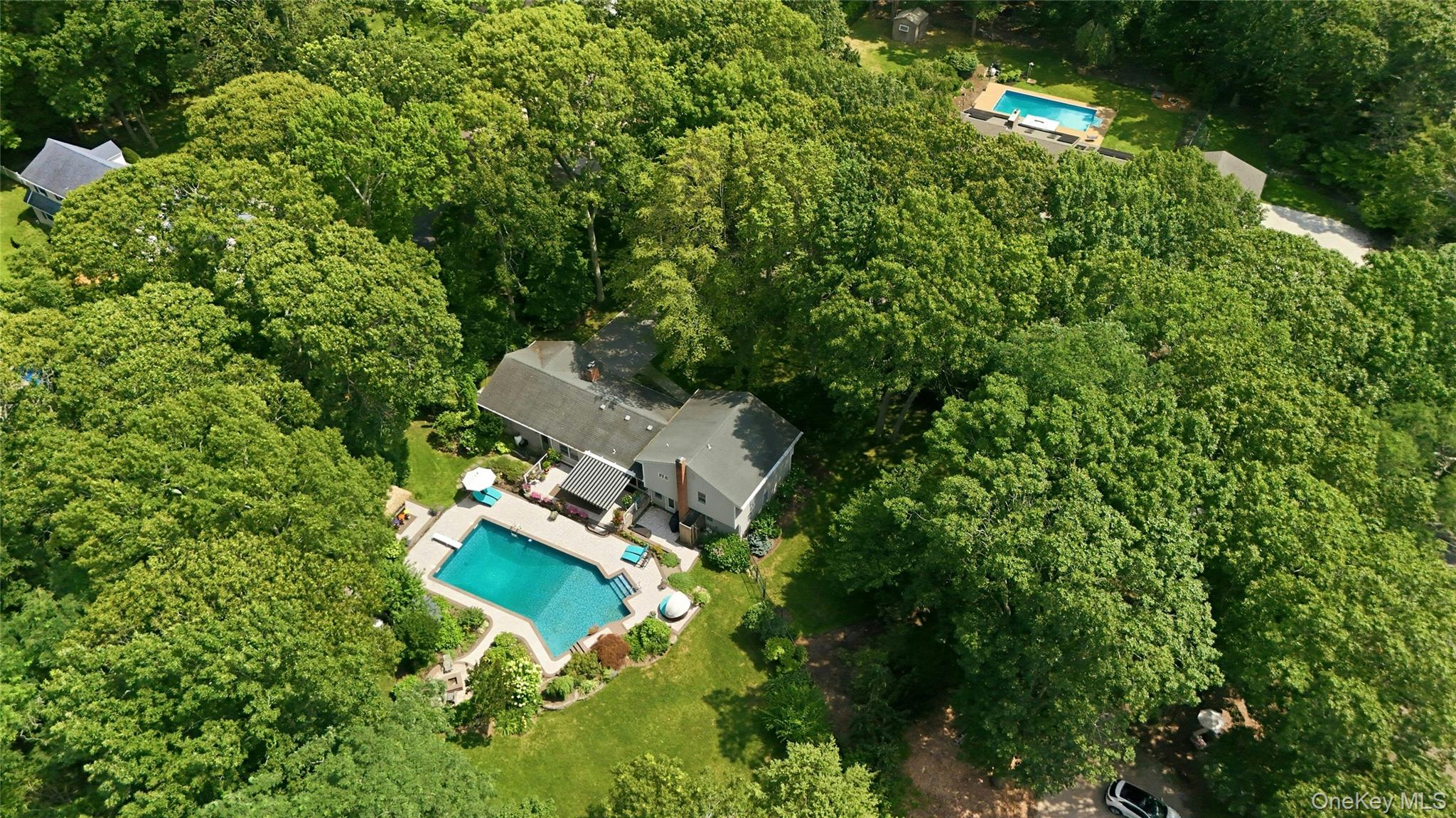 475 Alois Lane