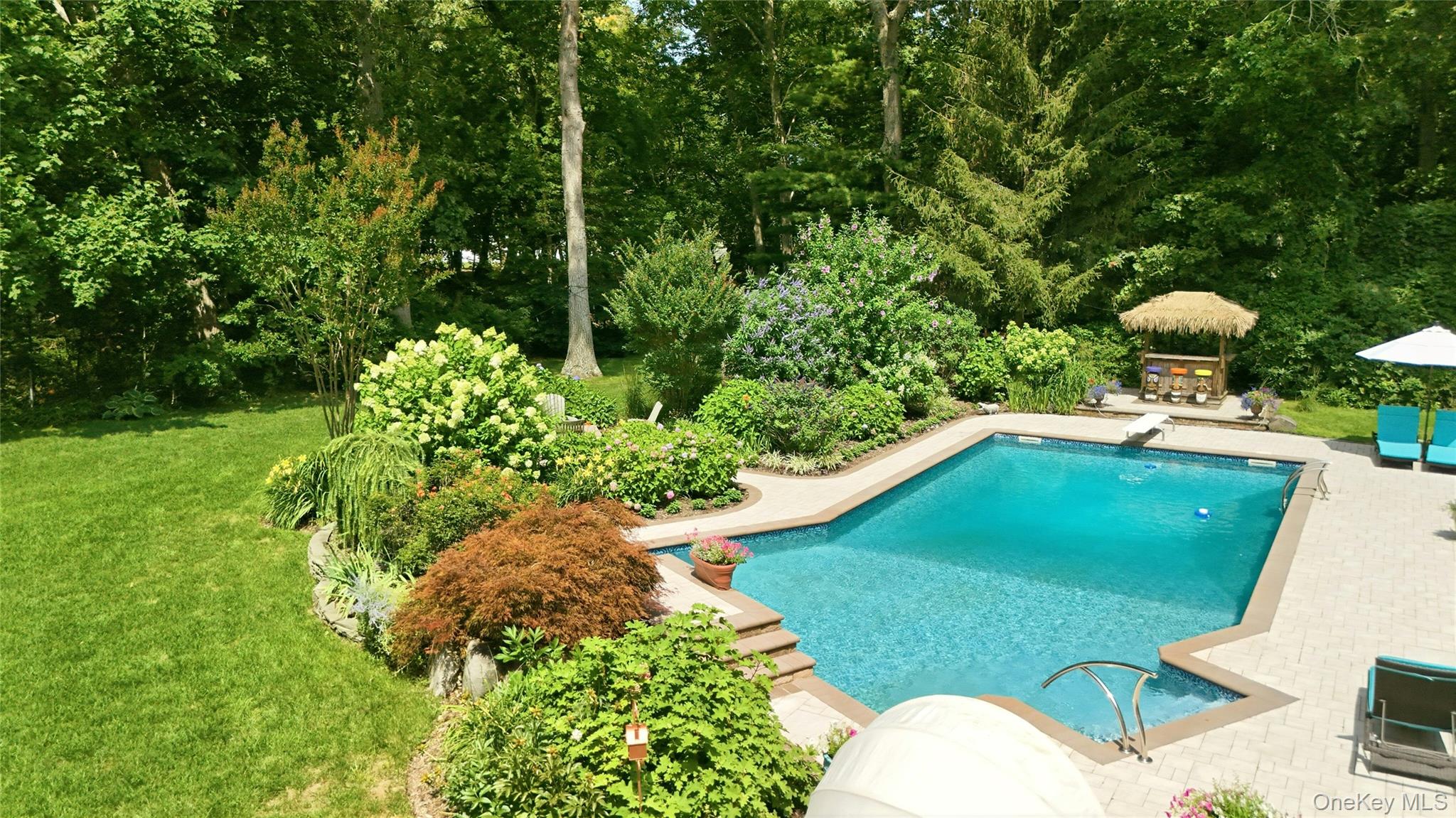 475 Alois Lane