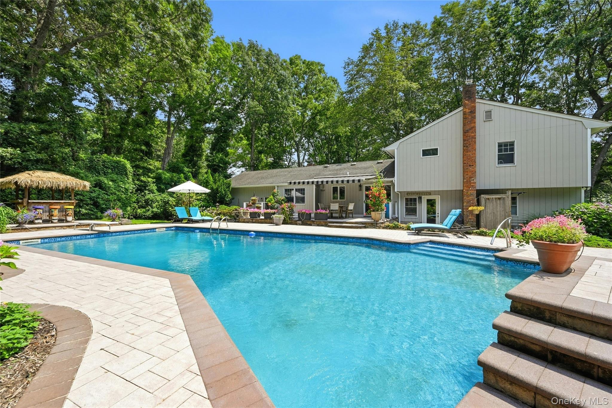 475 Alois Lane