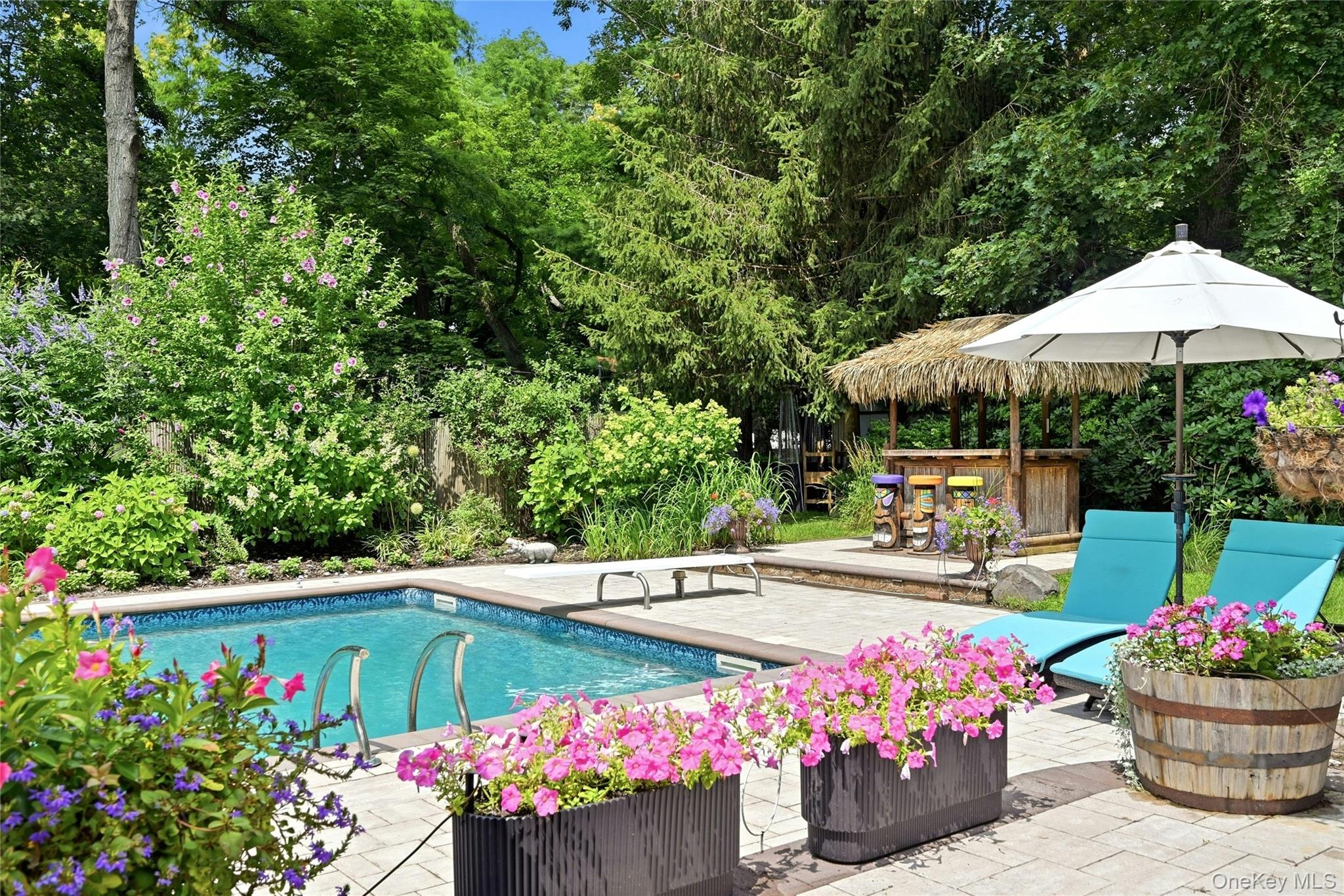 475 Alois Lane