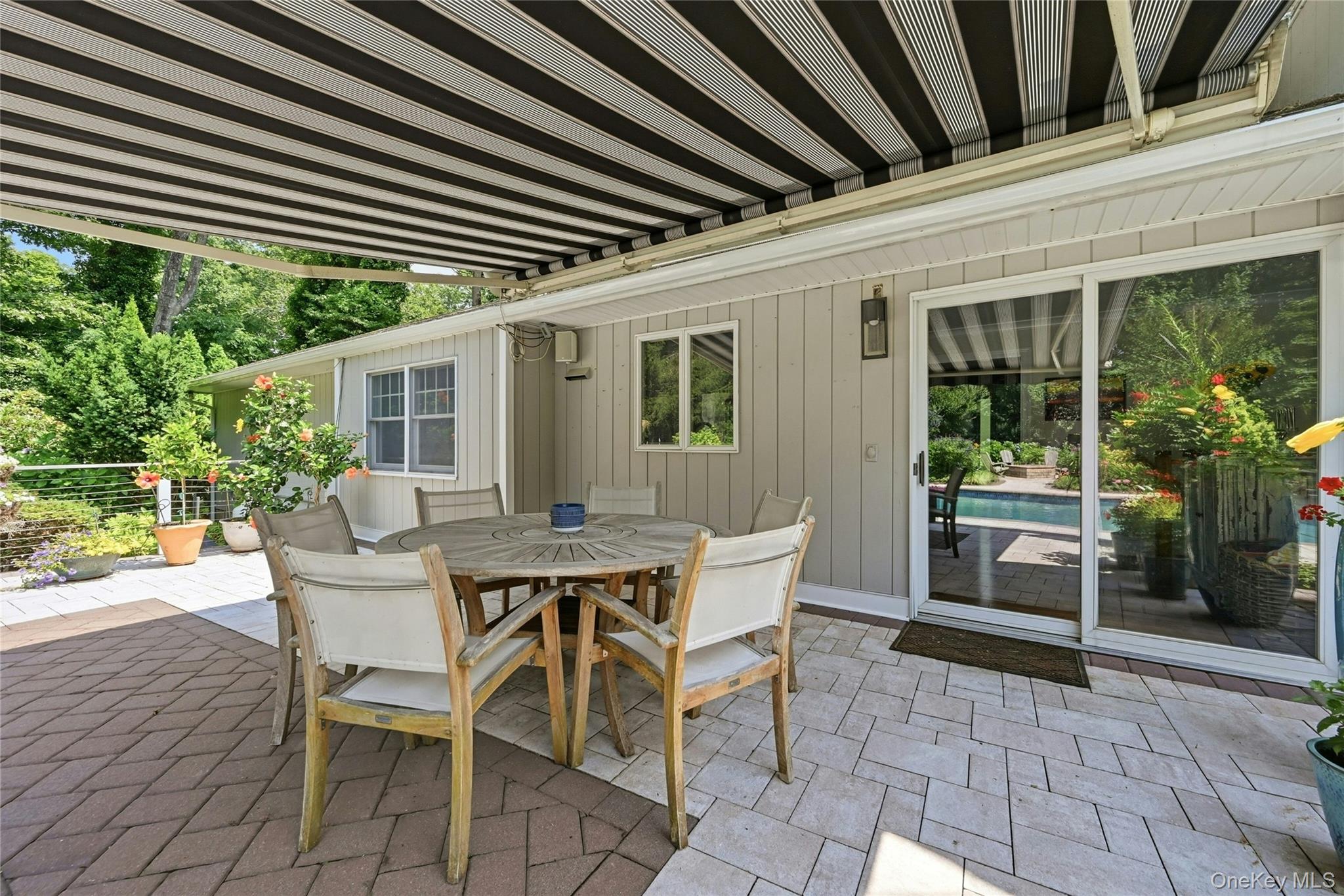 475 Alois Lane