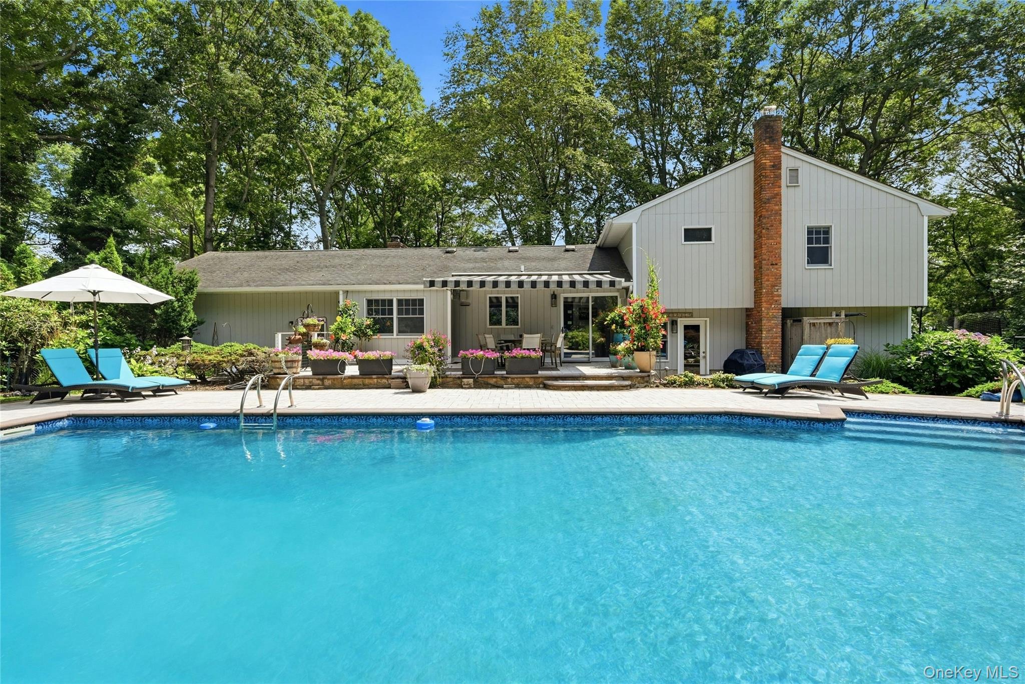 475 Alois Lane