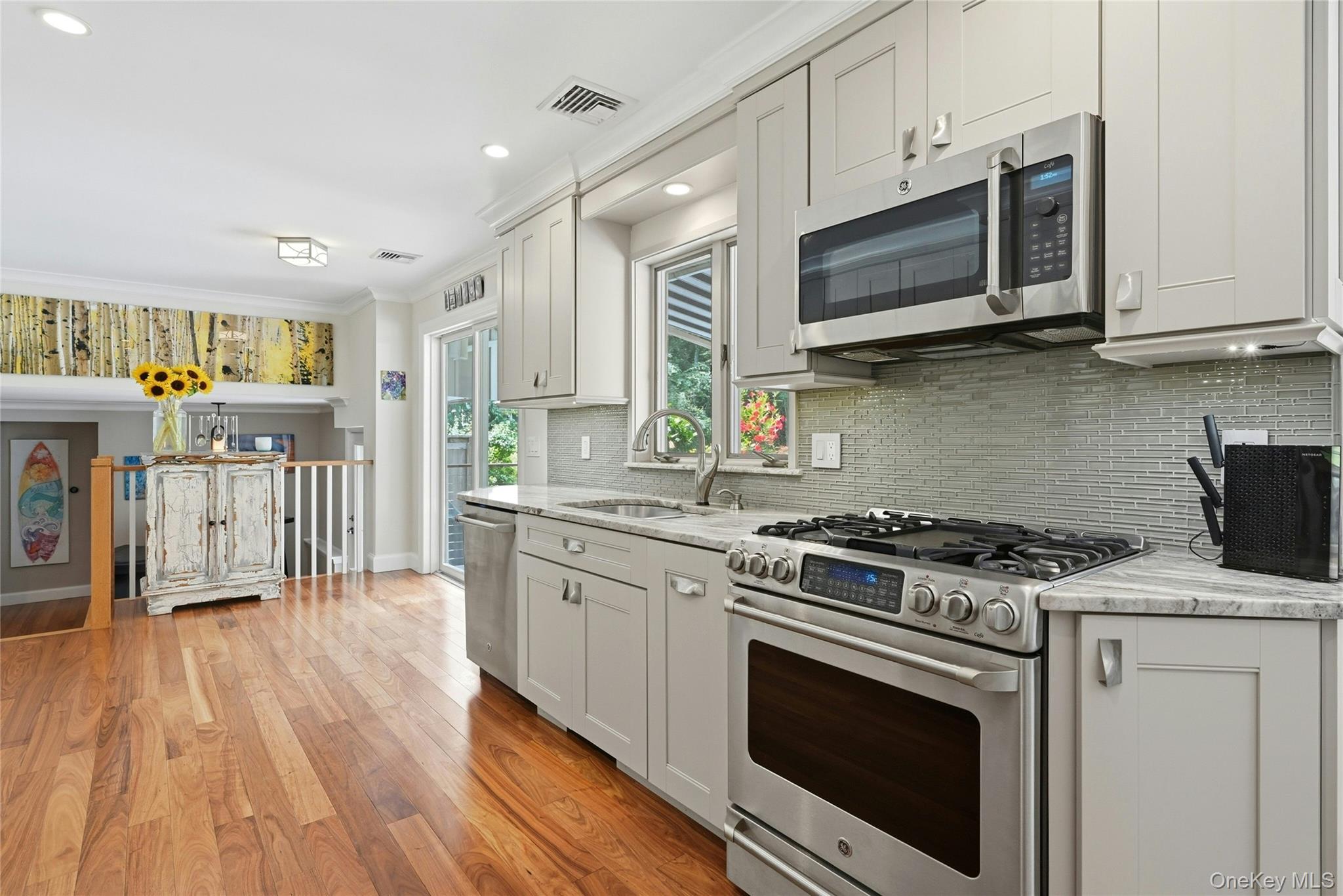 475 Alois Lane