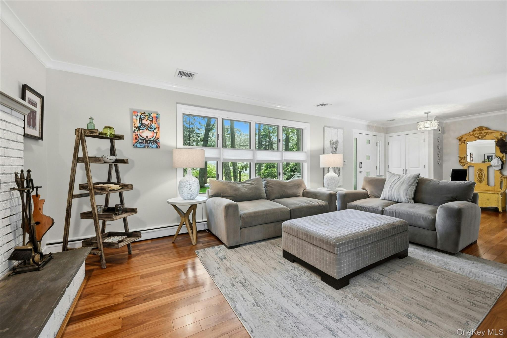 475 Alois Lane
